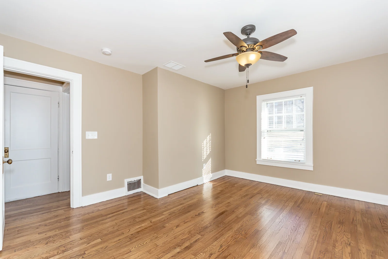 462 E Franklin St - Web-126.jpg