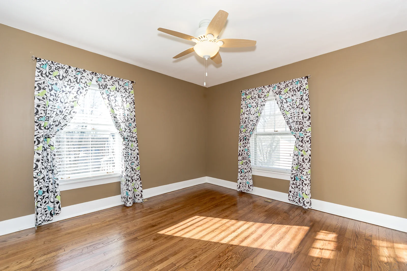 462 E Franklin St - Web-130.jpg