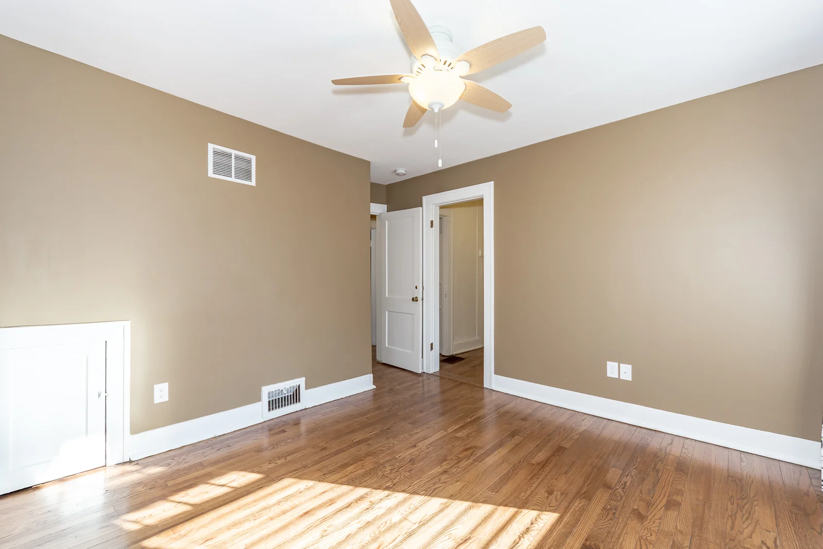 462 E Franklin St - Web-132.jpg
