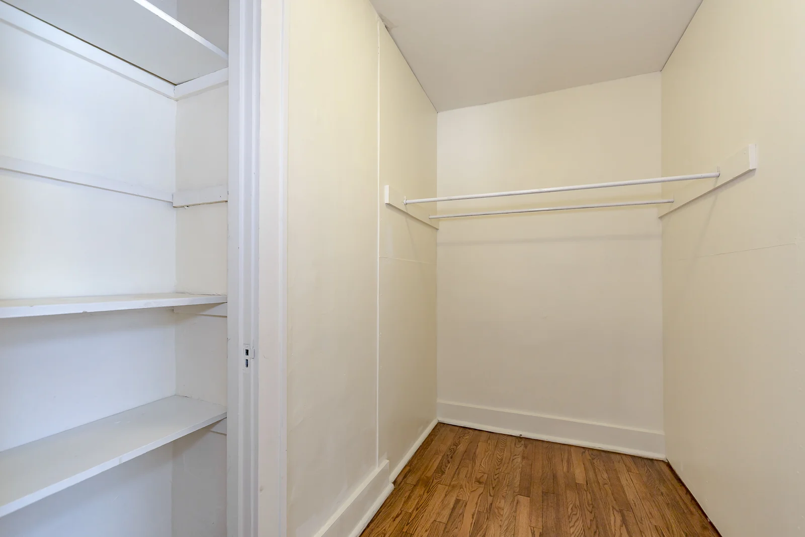 462 E Franklin St - Web-133.jpg