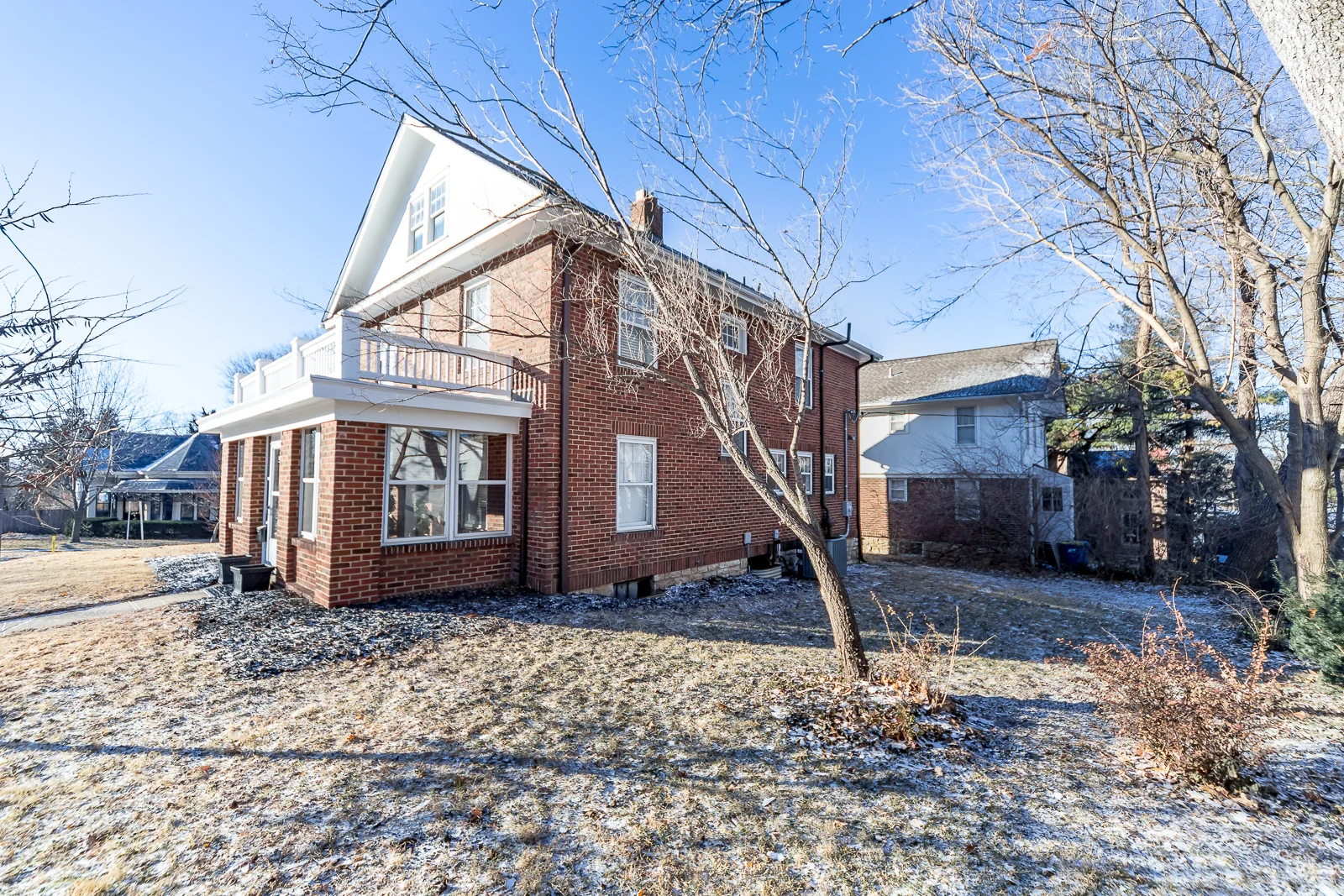 462 E Franklin St - Web-139.jpg