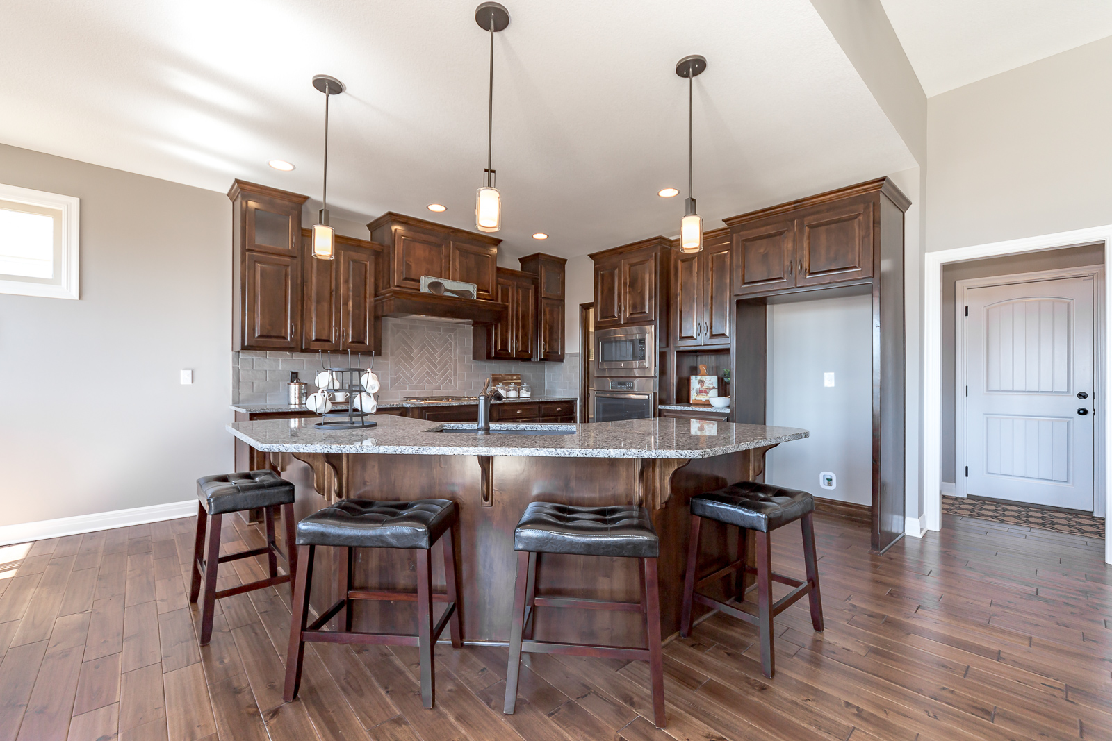 25049 W 87th St - Web-114.jpg