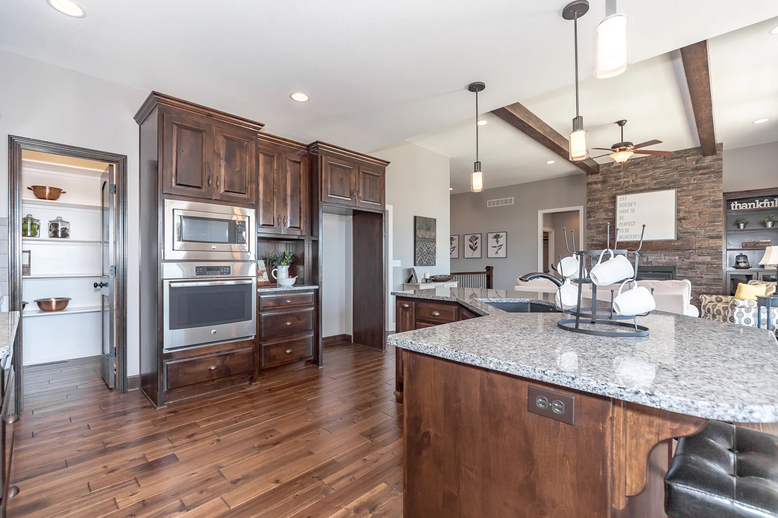 25049 W 87th St - Web-117.jpg
