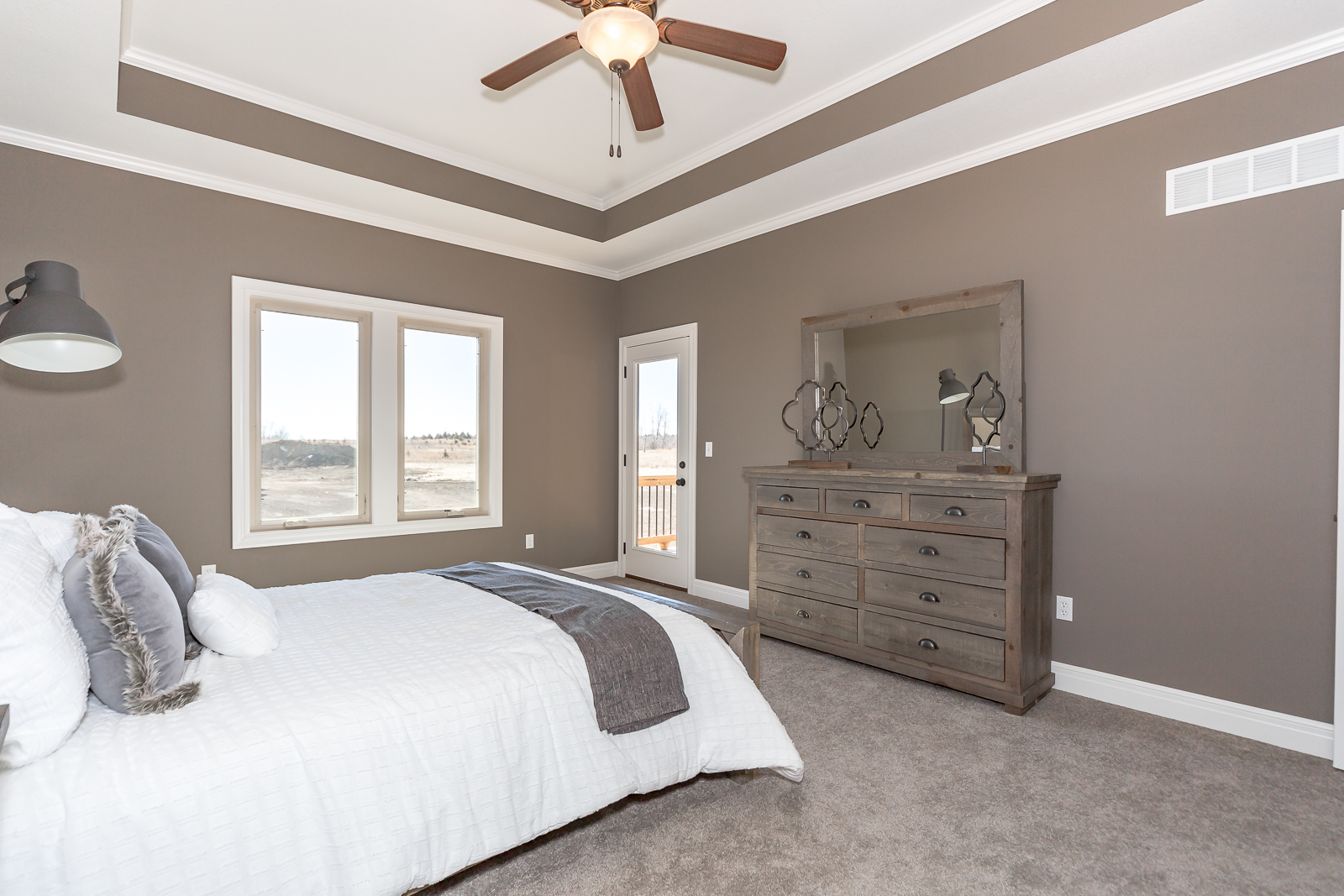 25049 W 87th St - Web-128.jpg