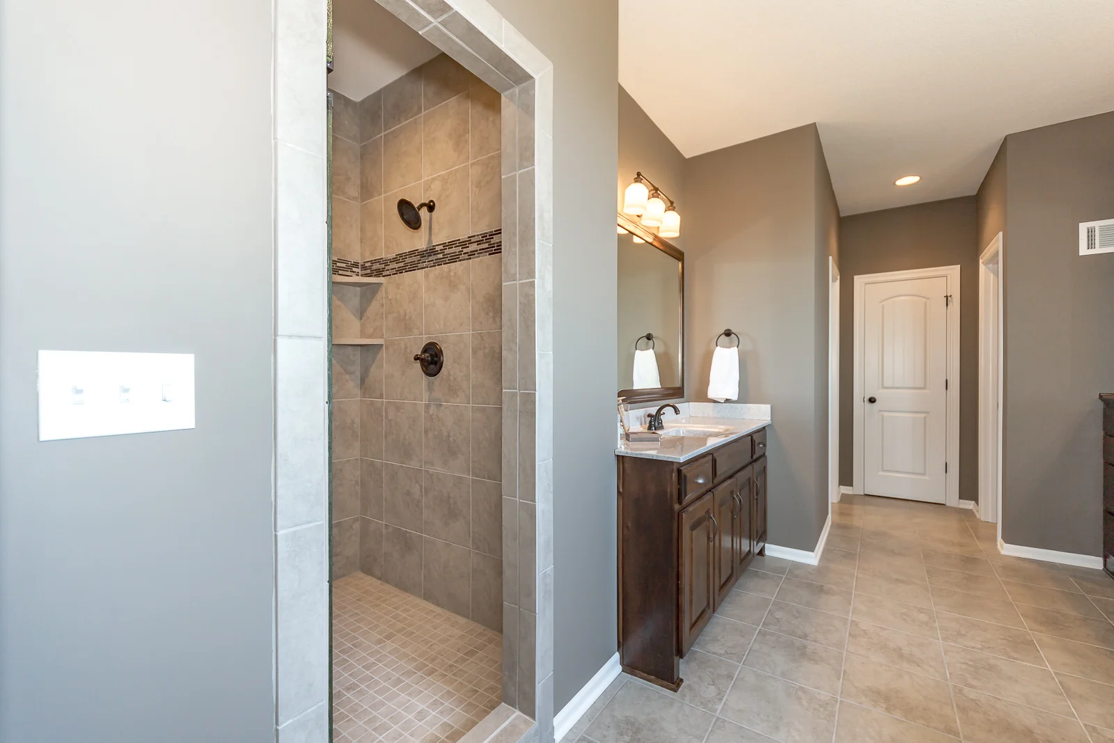25049 W 87th St - Web-130.jpg