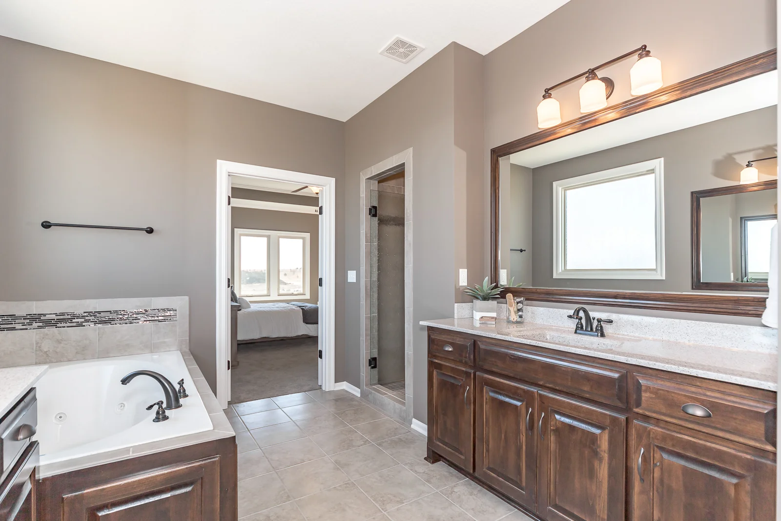 25049 W 87th St - Web-131.jpg