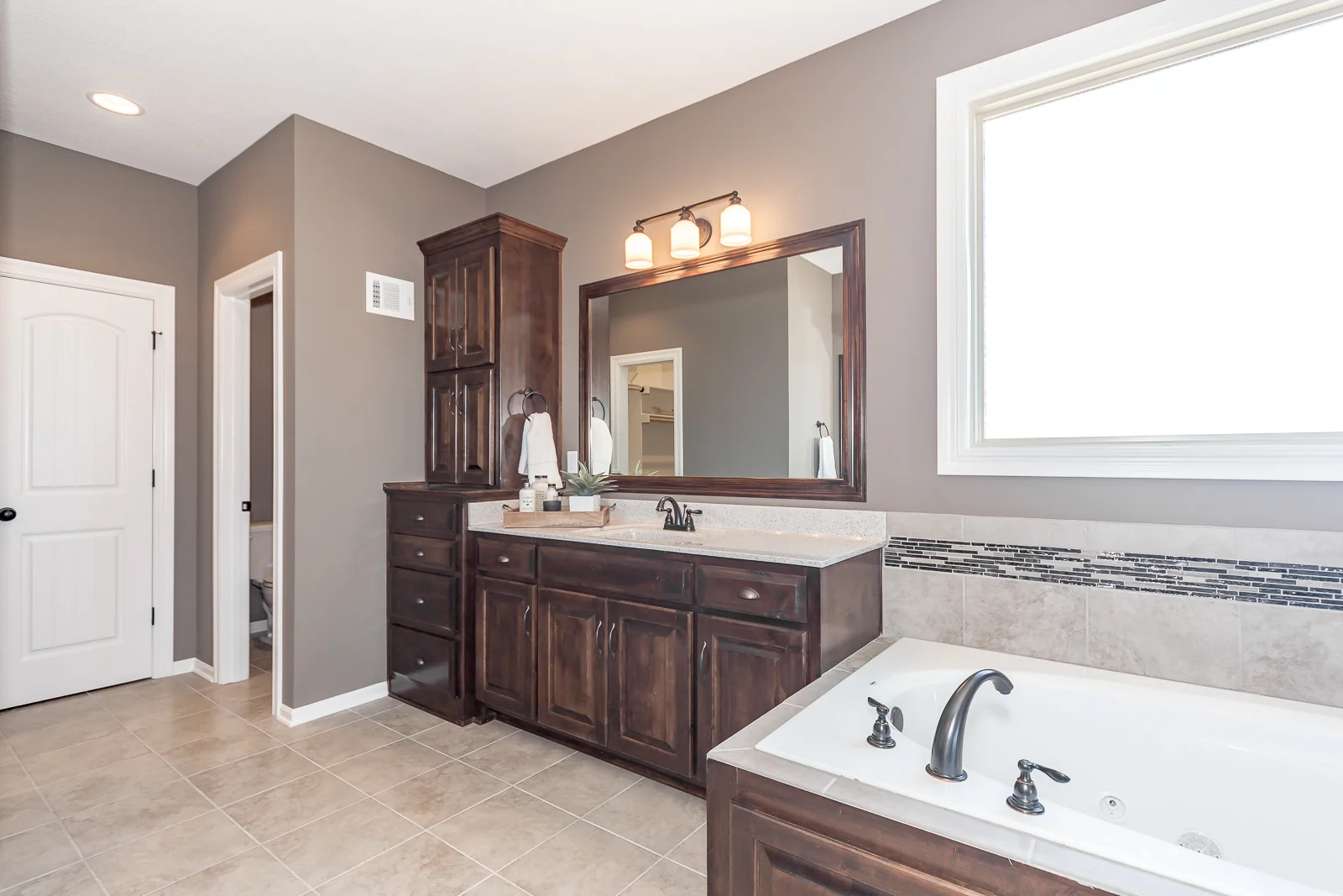 25049 W 87th St - Web-132.jpg