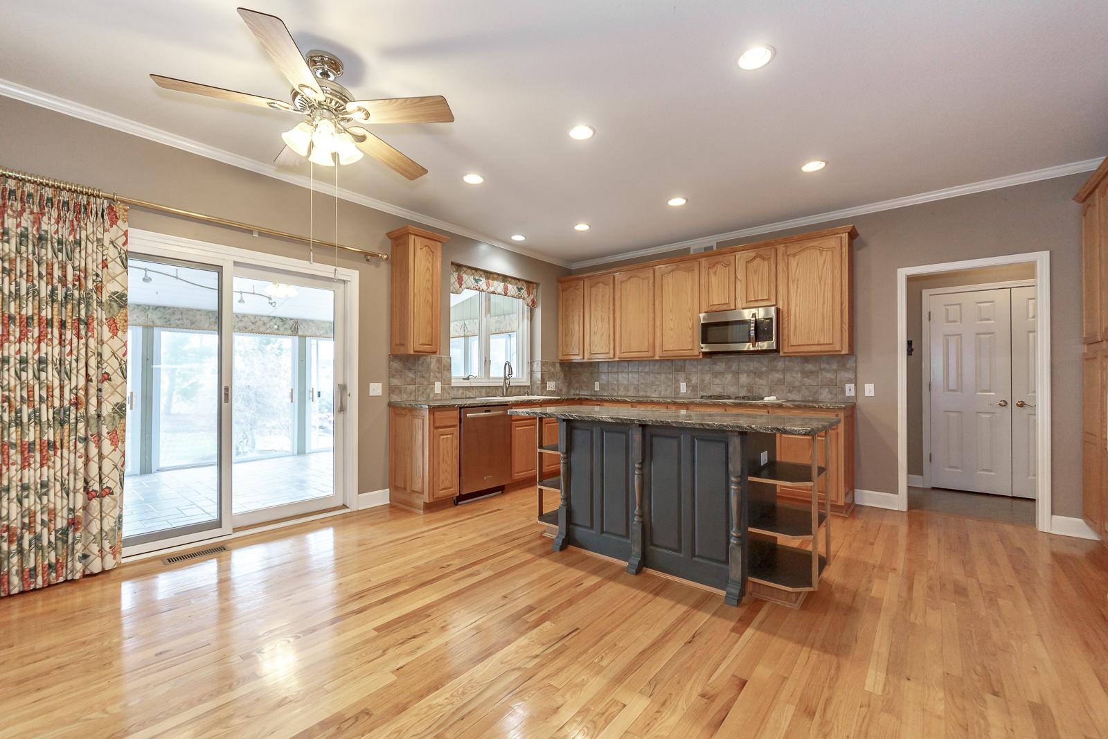 3544 W 143rd Terr - Web-114.jpg