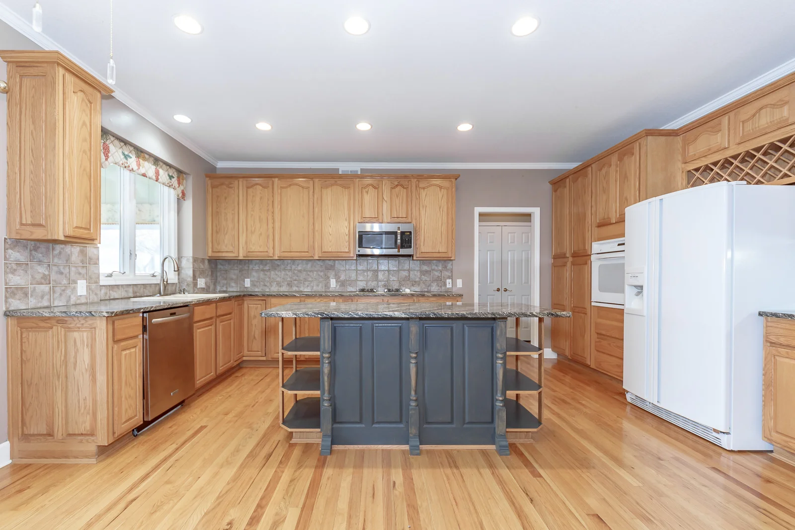 3544 W 143rd Terr - Web-118.jpg