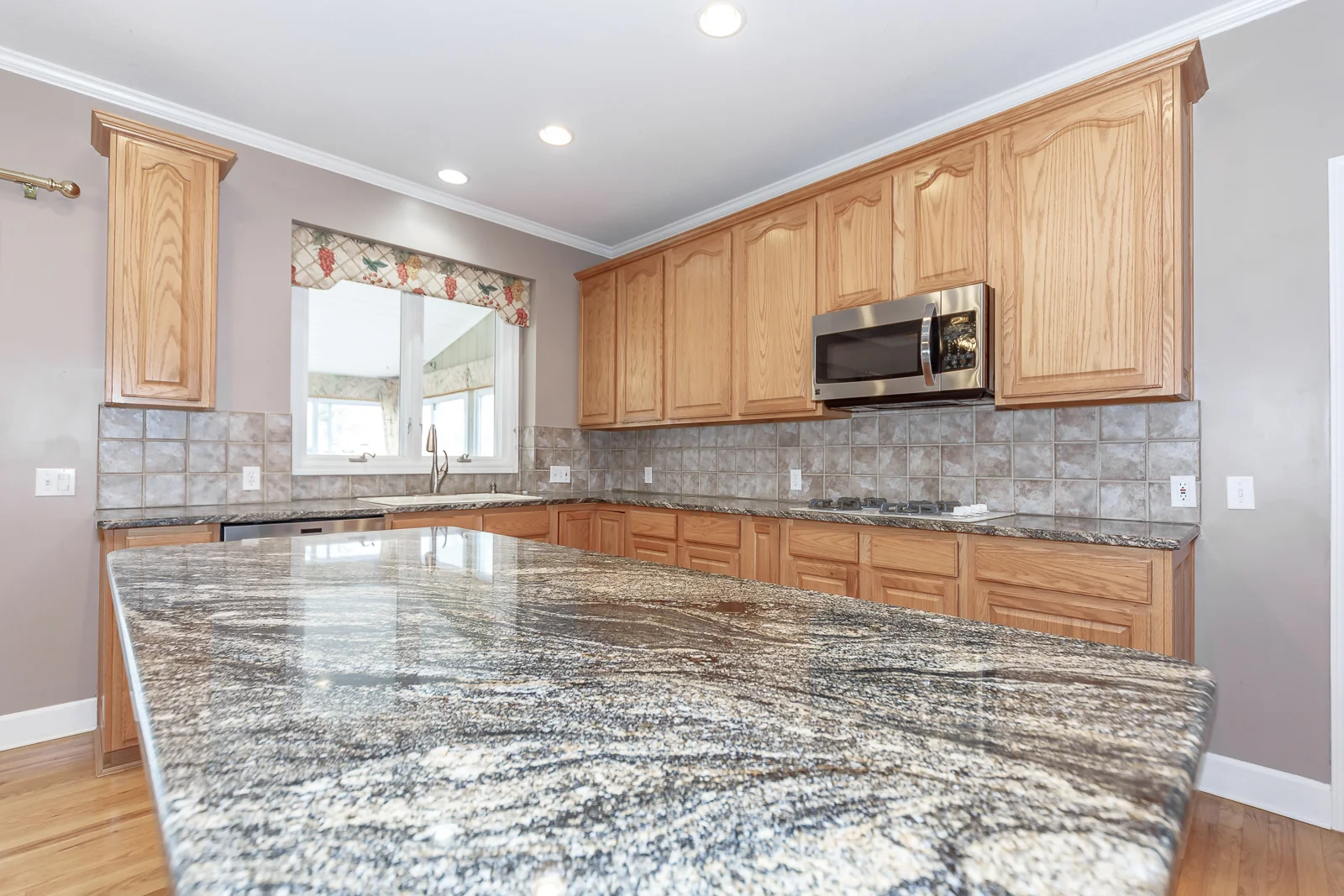 3544 W 143rd Terr - Web-119.jpg
