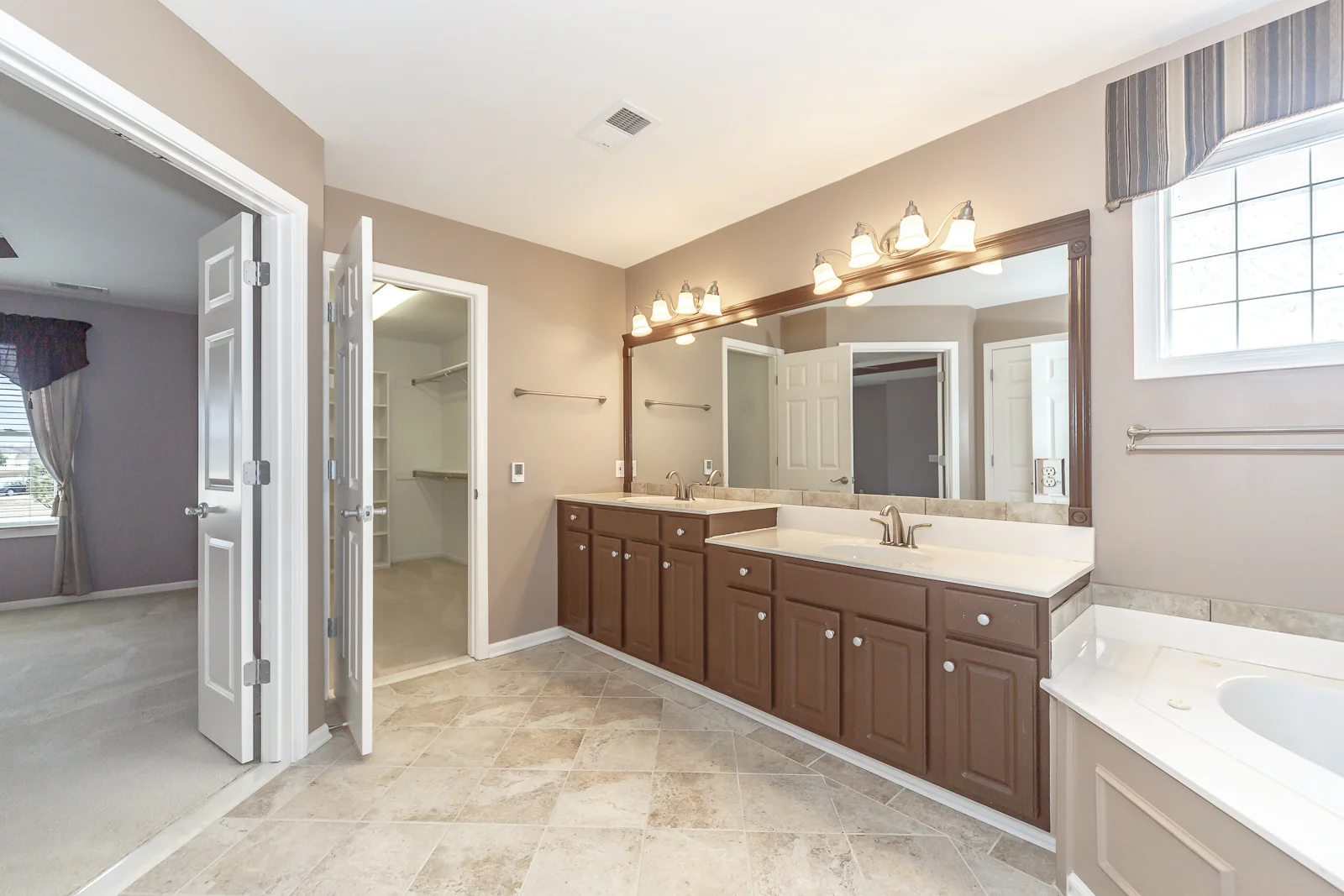 3544 W 143rd Terr - Web-130.jpg