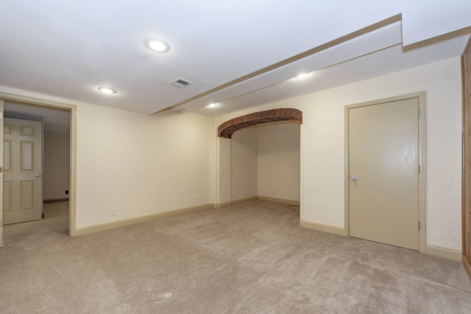 3544 W 143rd Terr - Web-138.jpg