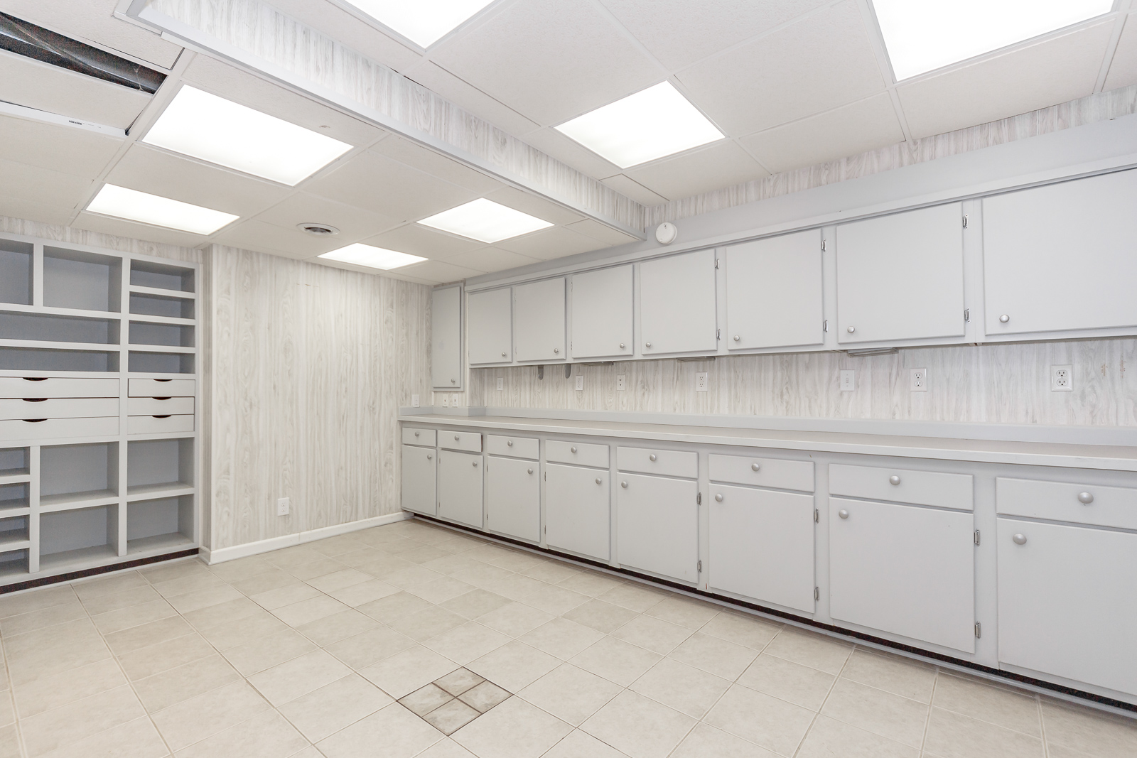 3544 W 143rd Terr - Web-146.jpg