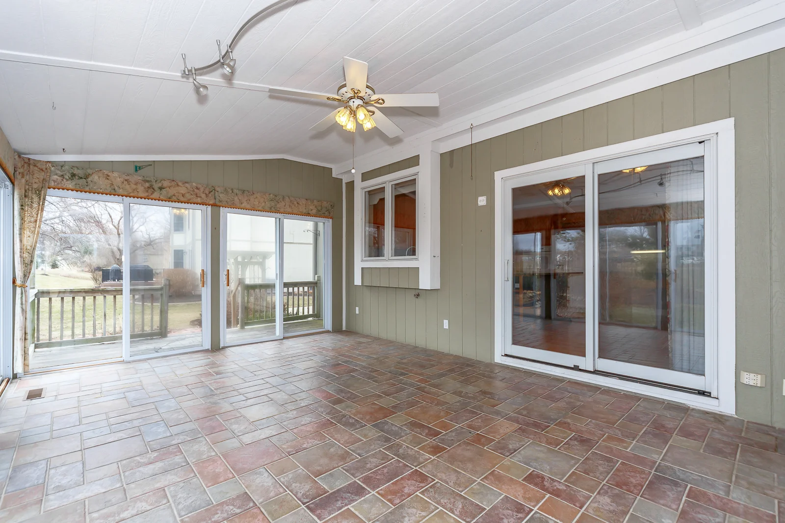3544 W 143rd Terr - Web-148.jpg