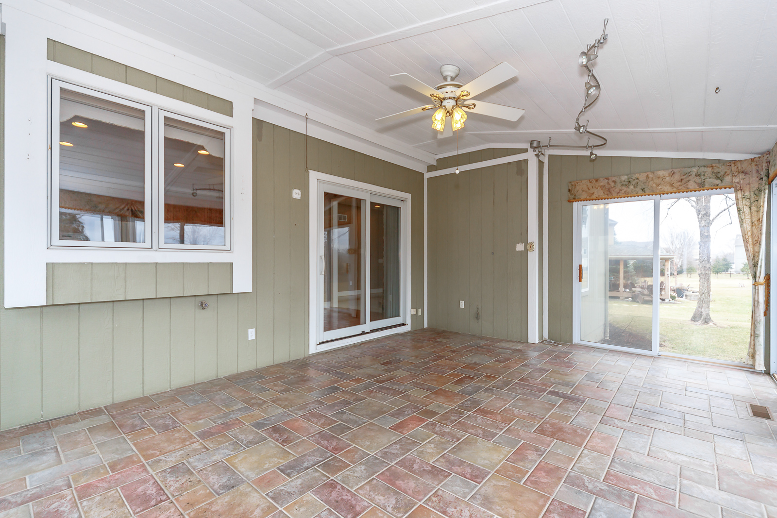 3544 W 143rd Terr - Web-149.jpg