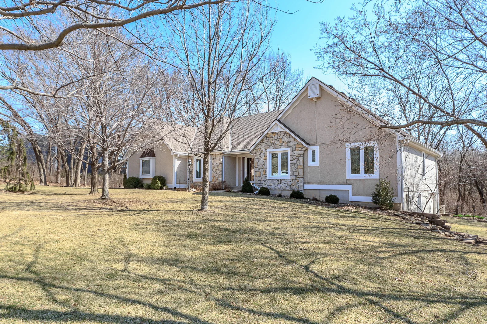 8927 Sunset Dr - Web-101.jpg
