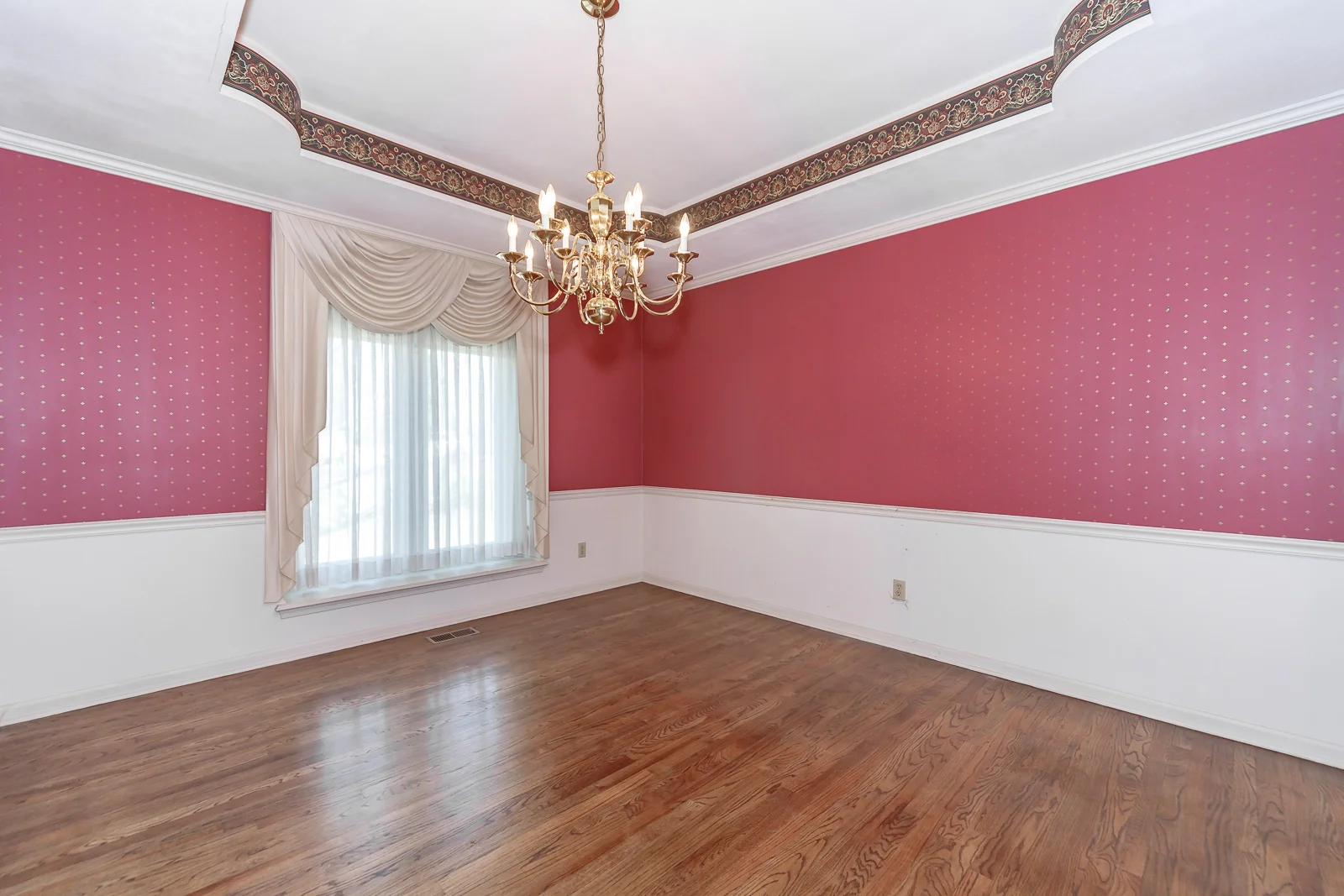 8927 Sunset Dr - Web-105.jpg