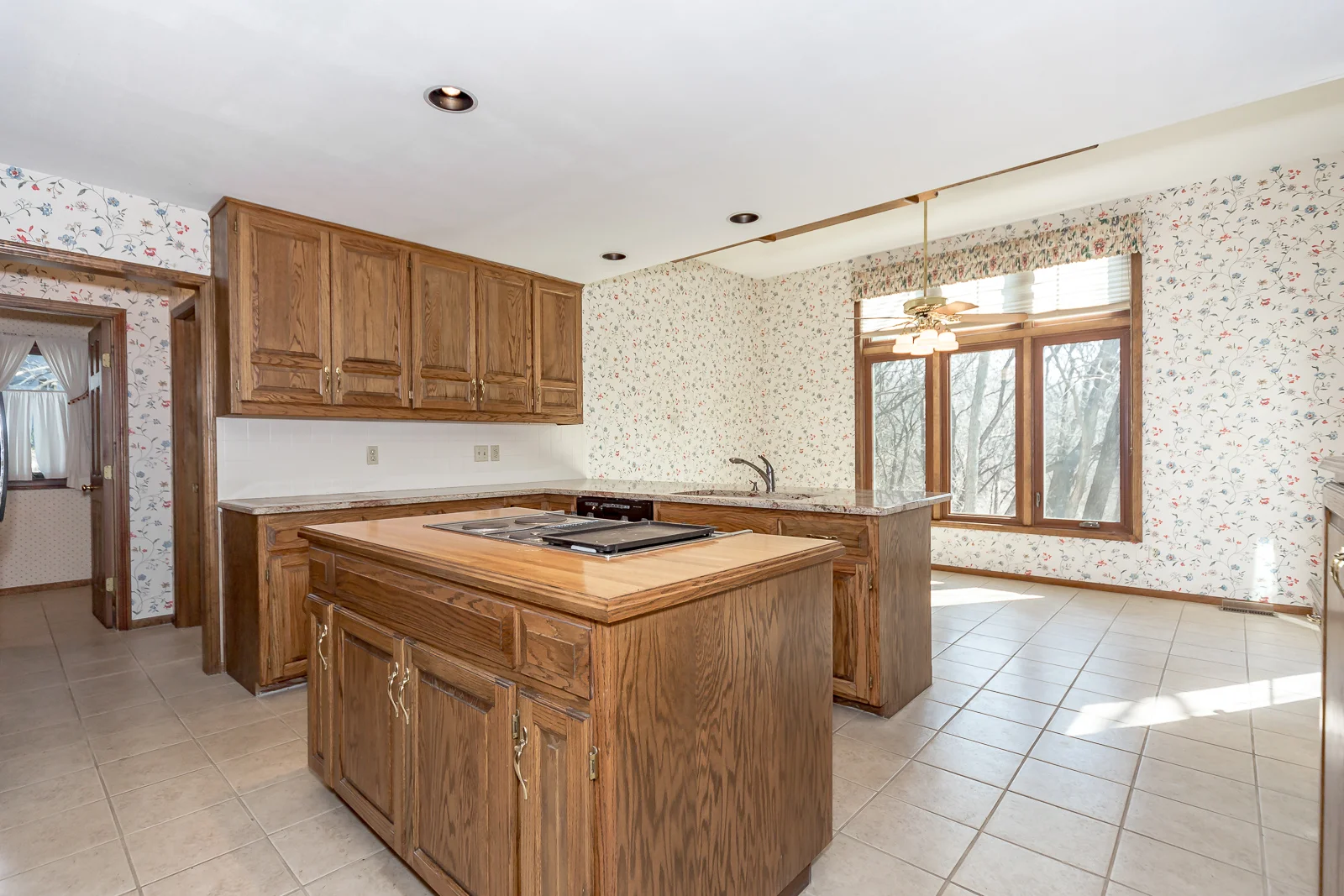8927 Sunset Dr - Web-112.jpg
