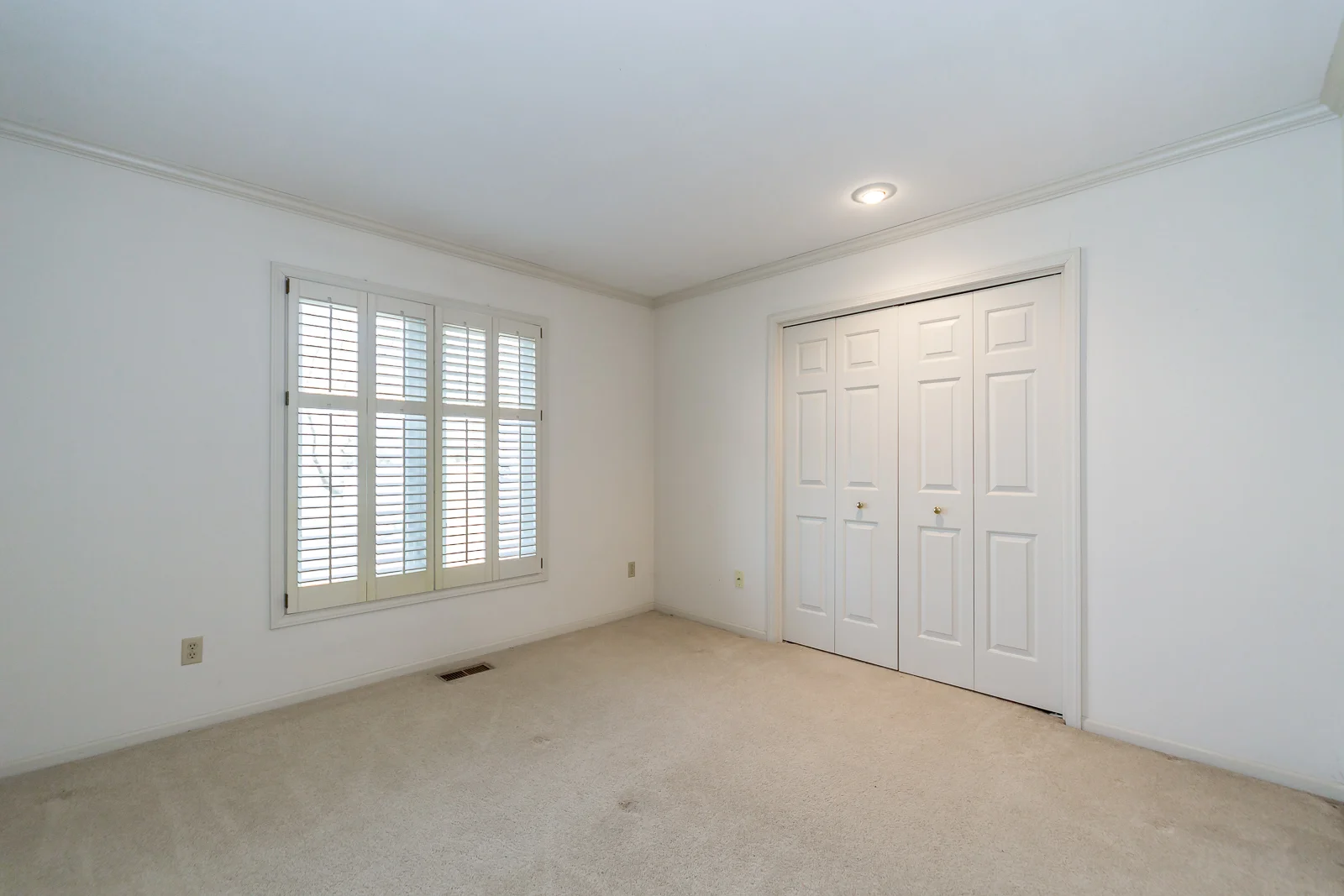 8927 Sunset Dr - Web-121.jpg