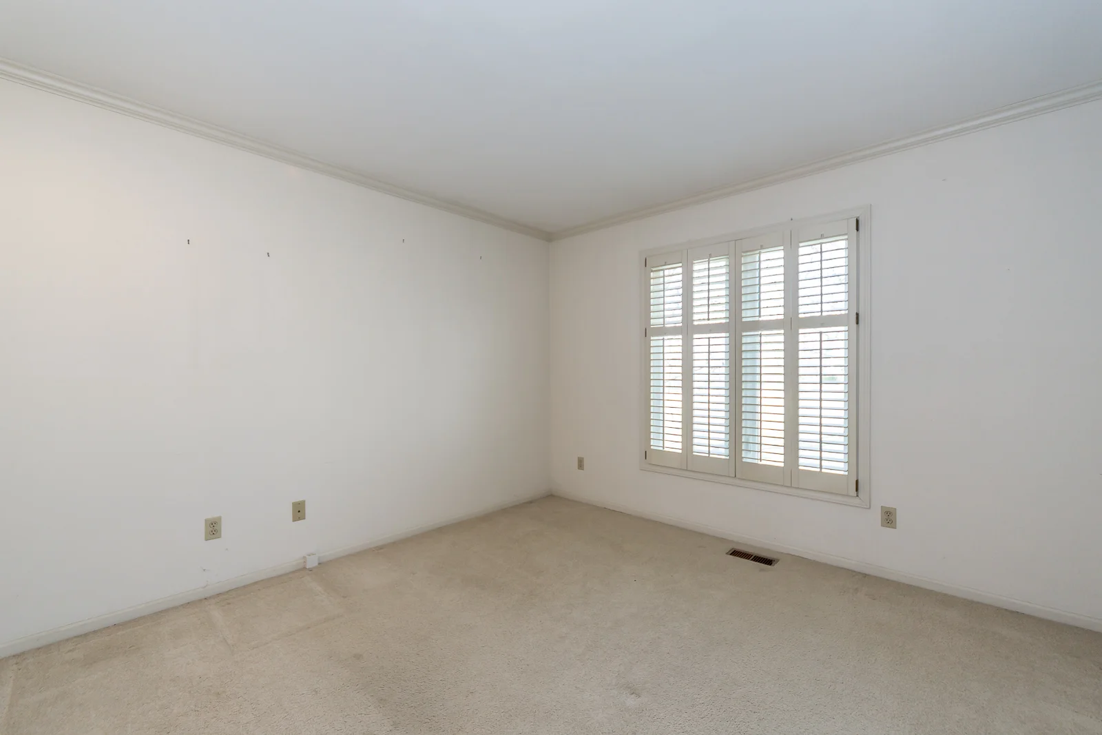 8927 Sunset Dr - Web-124.jpg