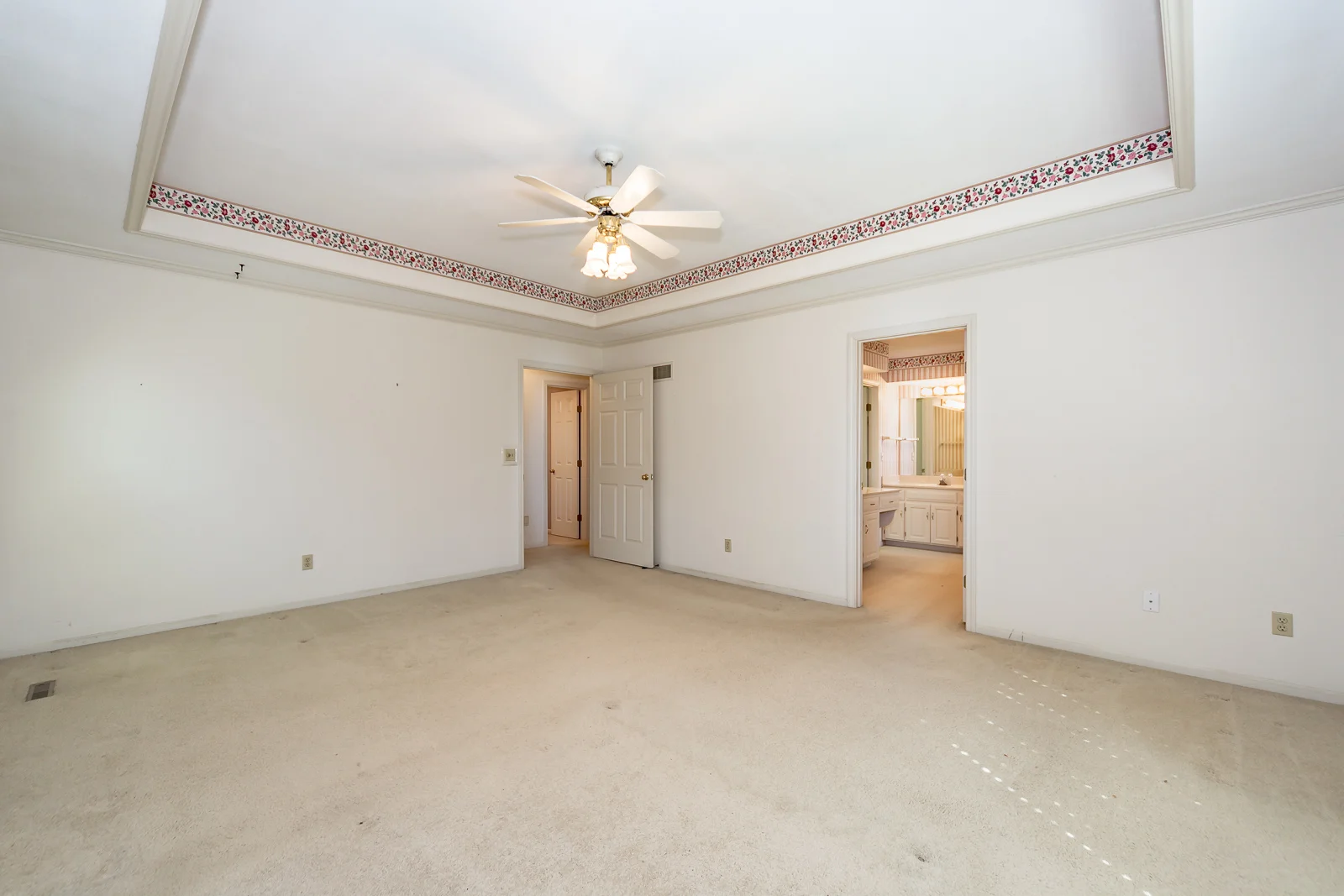 8927 Sunset Dr - Web-128.jpg