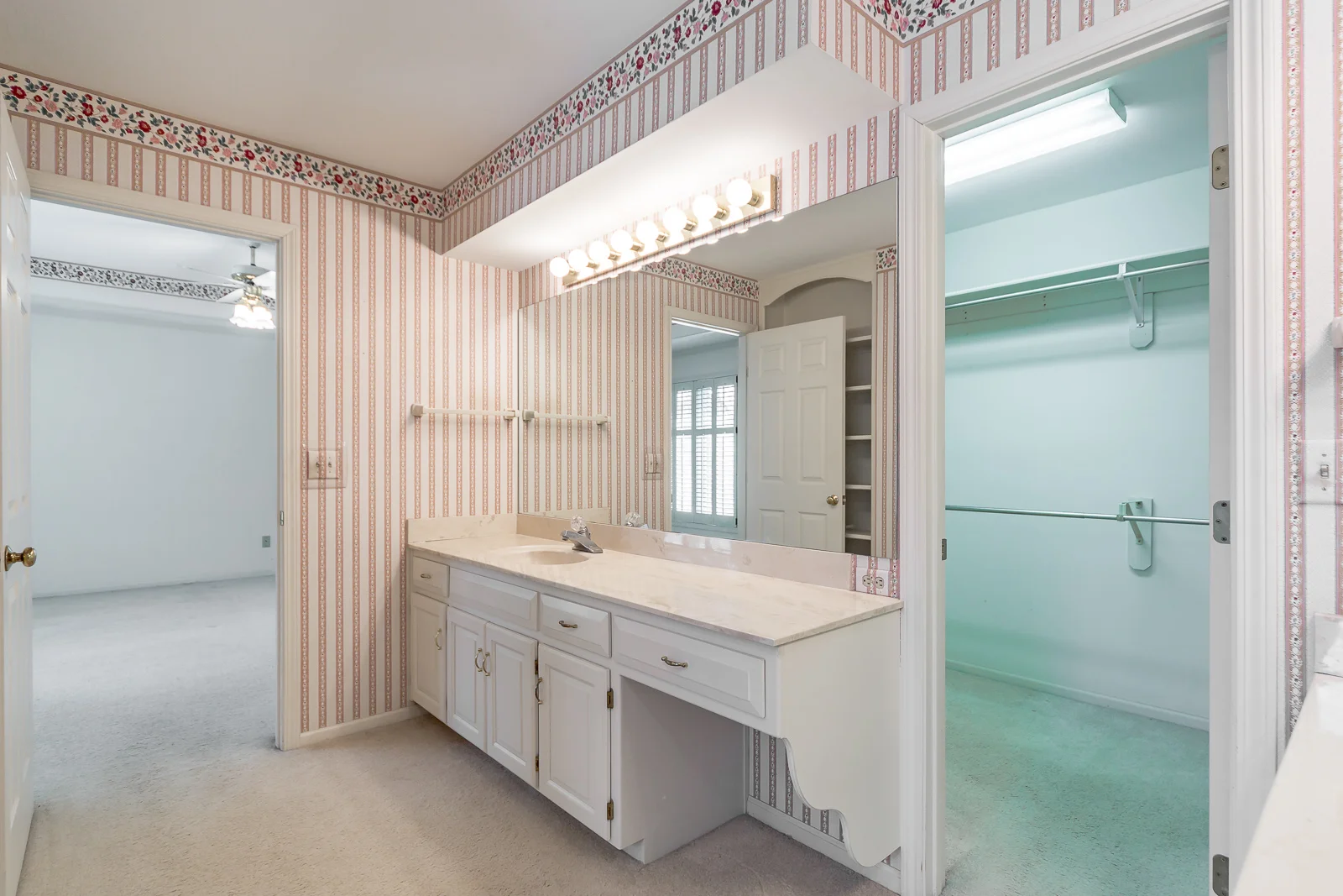 8927 Sunset Dr - Web-131.jpg