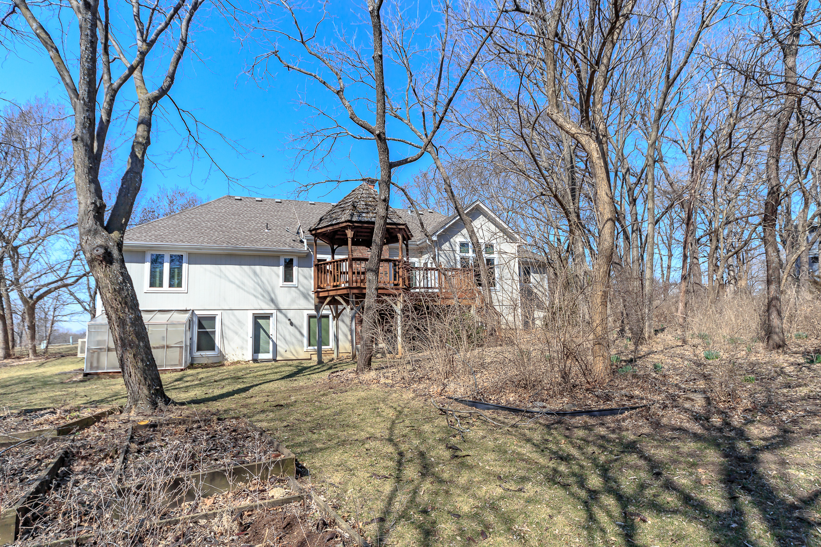 8927 Sunset Dr - Web-150.jpg