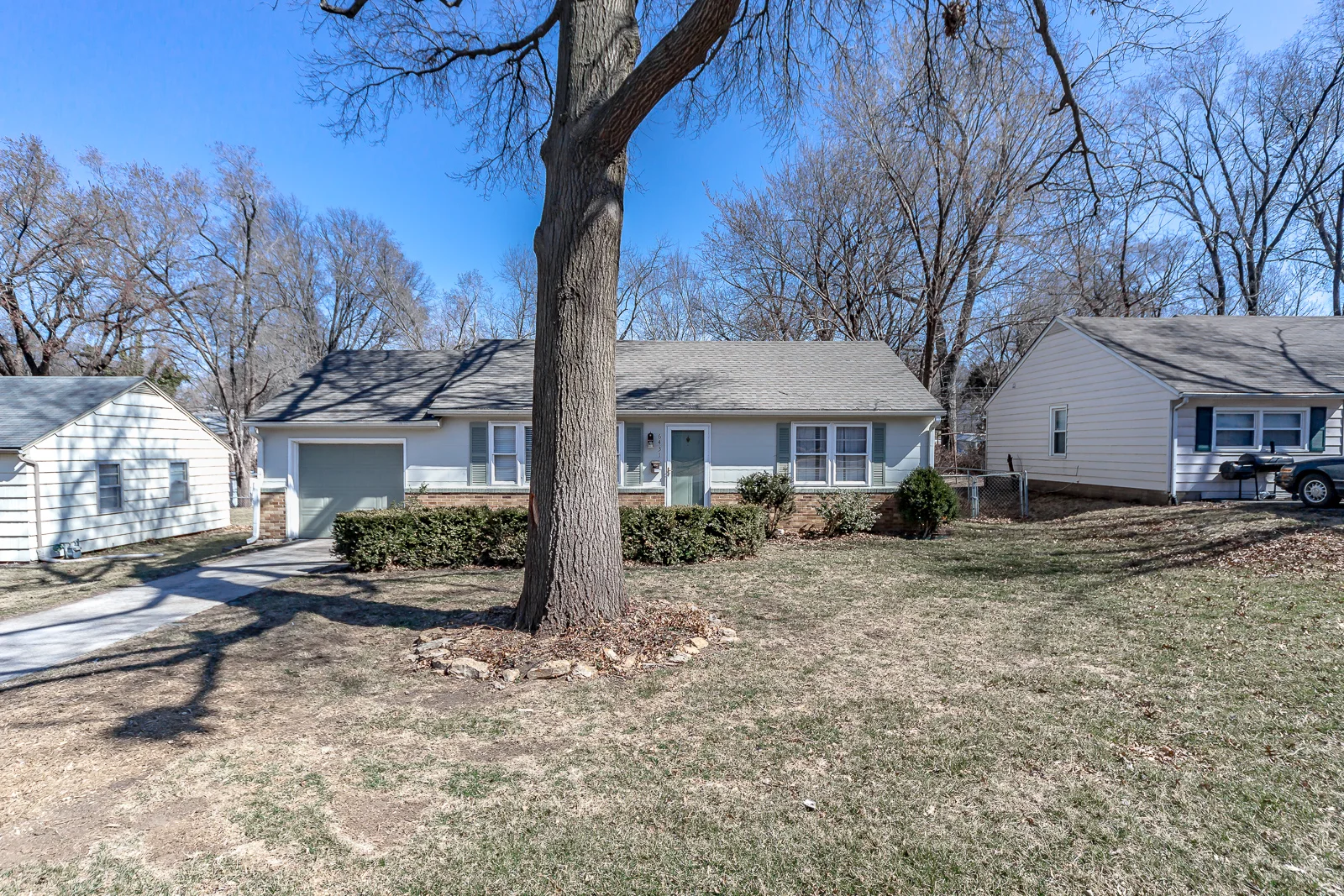 6431 Larsen Lane - Web-101.jpg