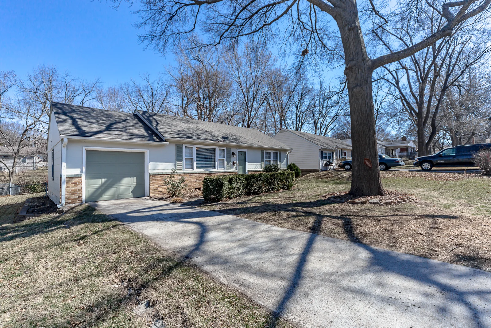 6431 Larsen Lane - Web-103.jpg