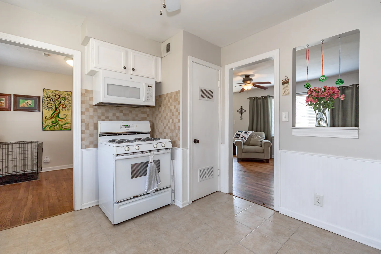 6431 Larsen Lane - Web-110.jpg