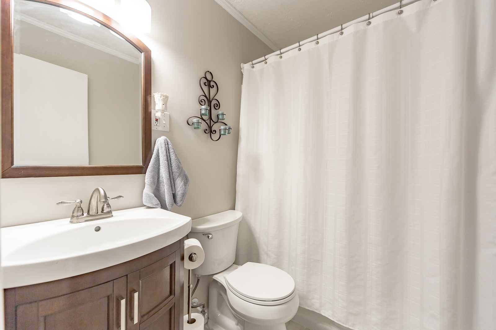 6431 Larsen Lane - Web-116.jpg