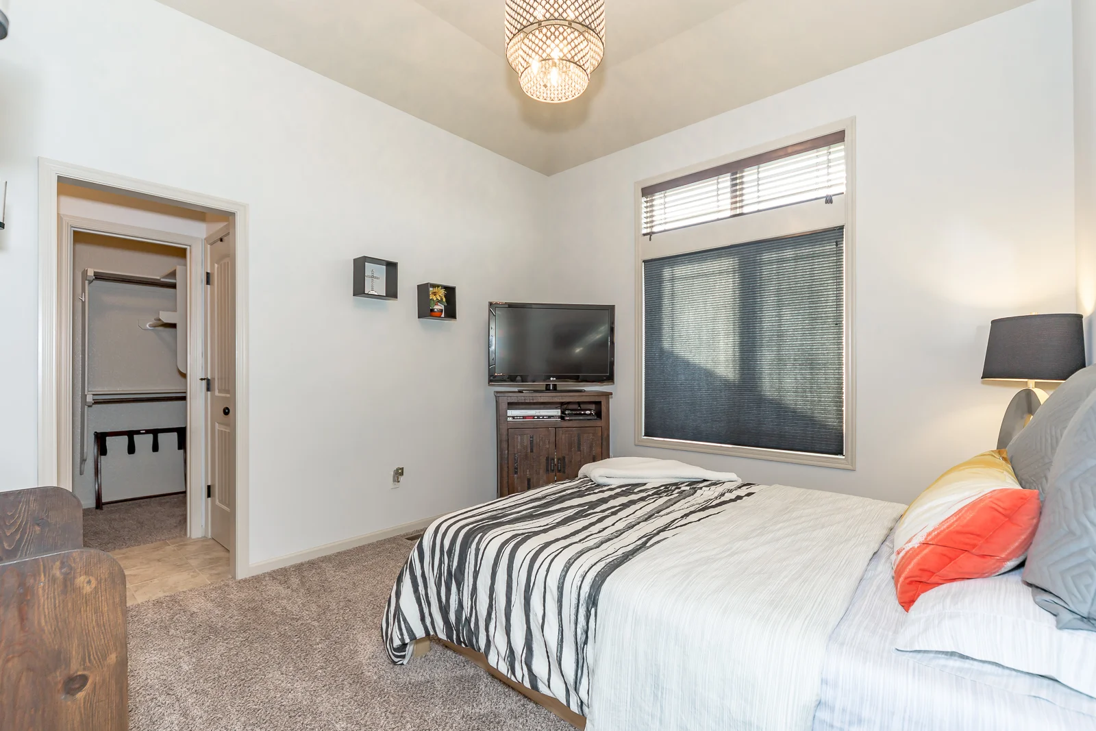 20905 W 68th St - Web-140.jpg