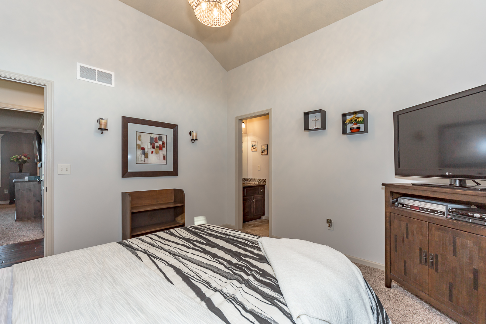 20905 W 68th St - Web-141.jpg
