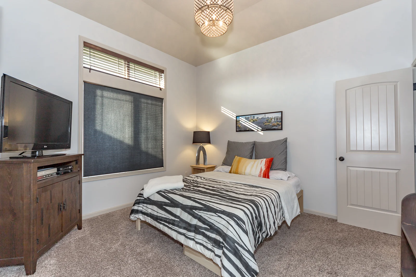 20905 W 68th St - Web-142.jpg