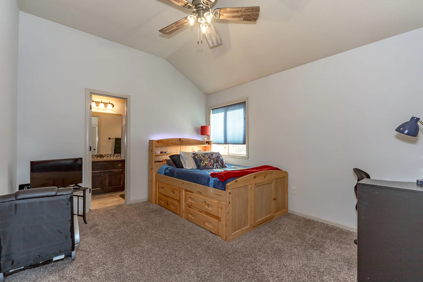 20905 W 68th St - Web-152.jpg