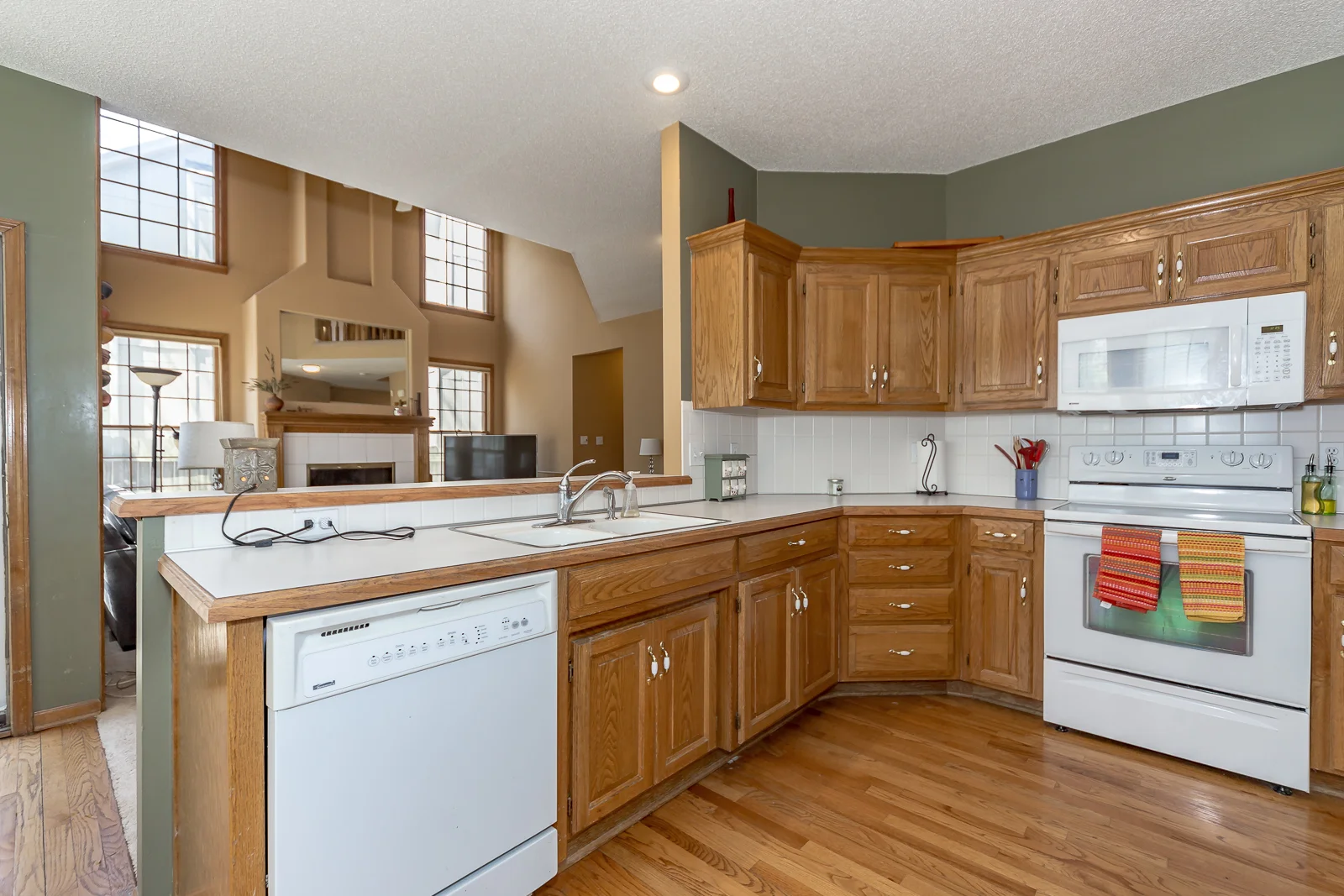 8915 W 132nd St - Web-112.jpg