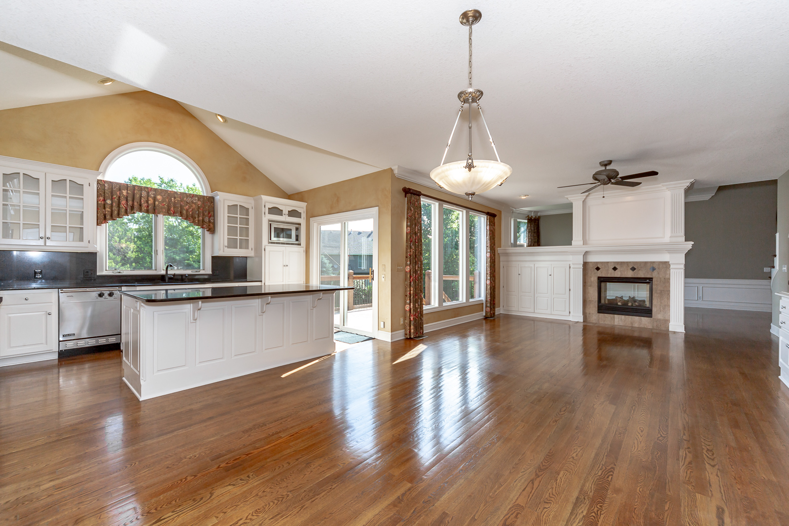 4834 W 150th Place - Web-125.jpg