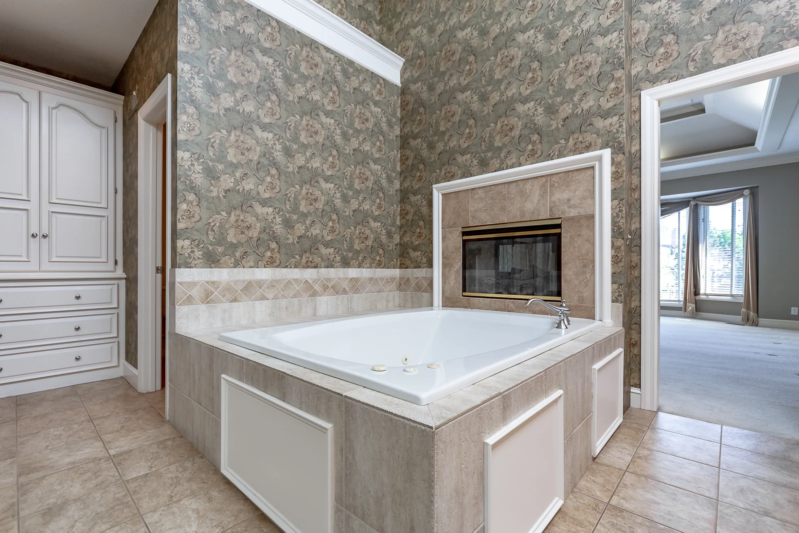 4834 W 150th Place - Web-142.jpg