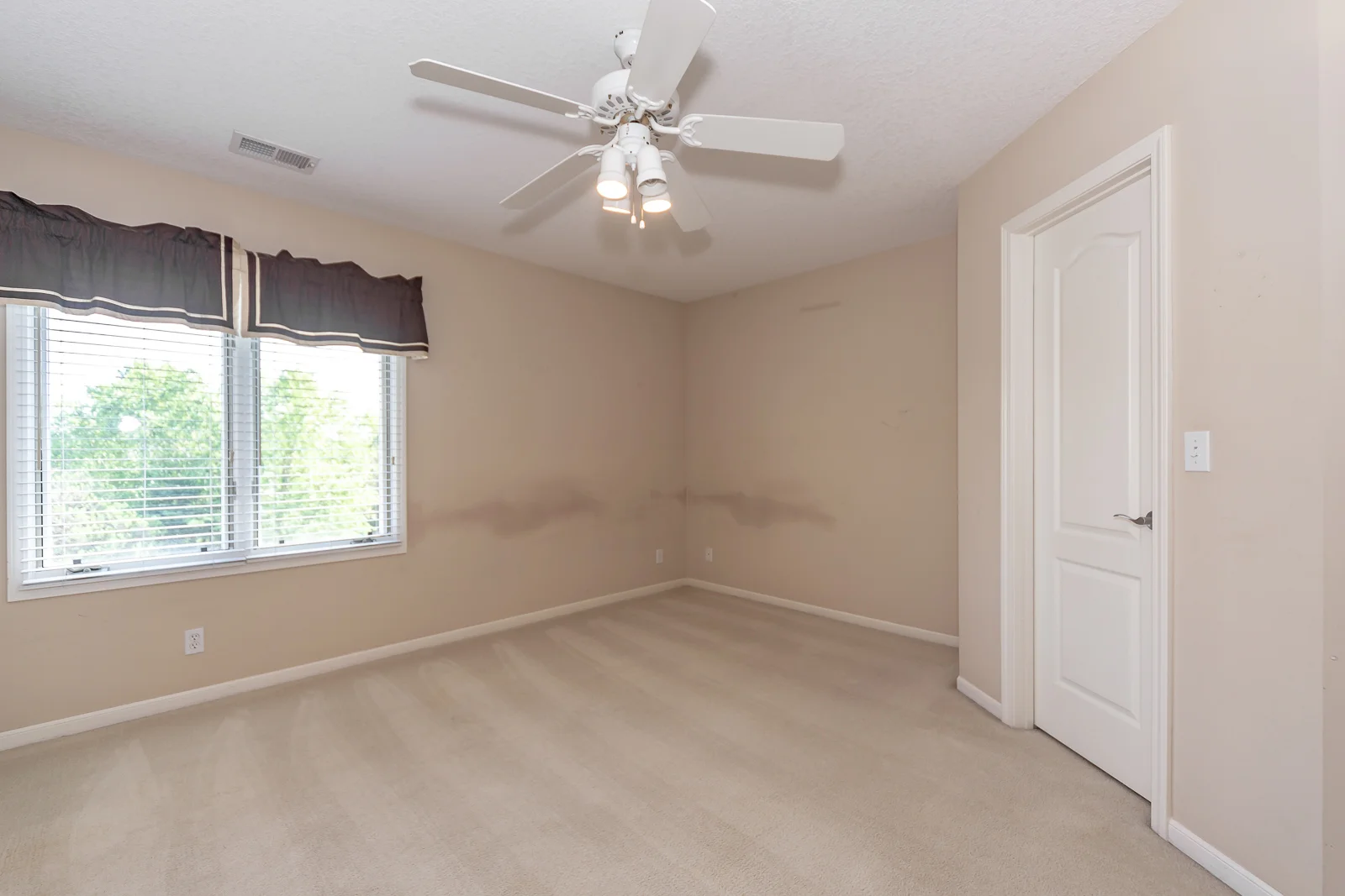 4834 W 150th Place - Web-154.jpg