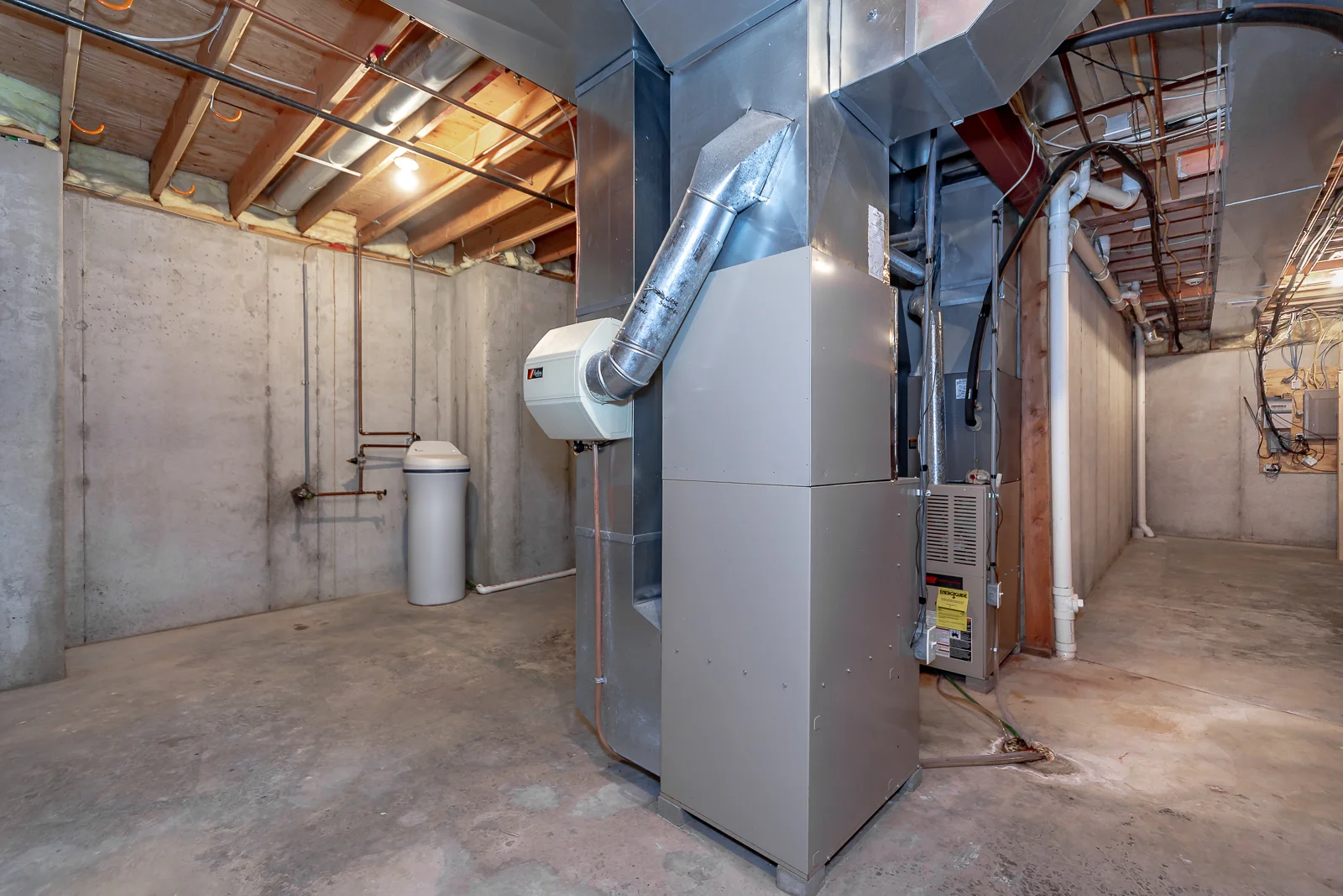 4834 W 150th Place - Web-180.jpg