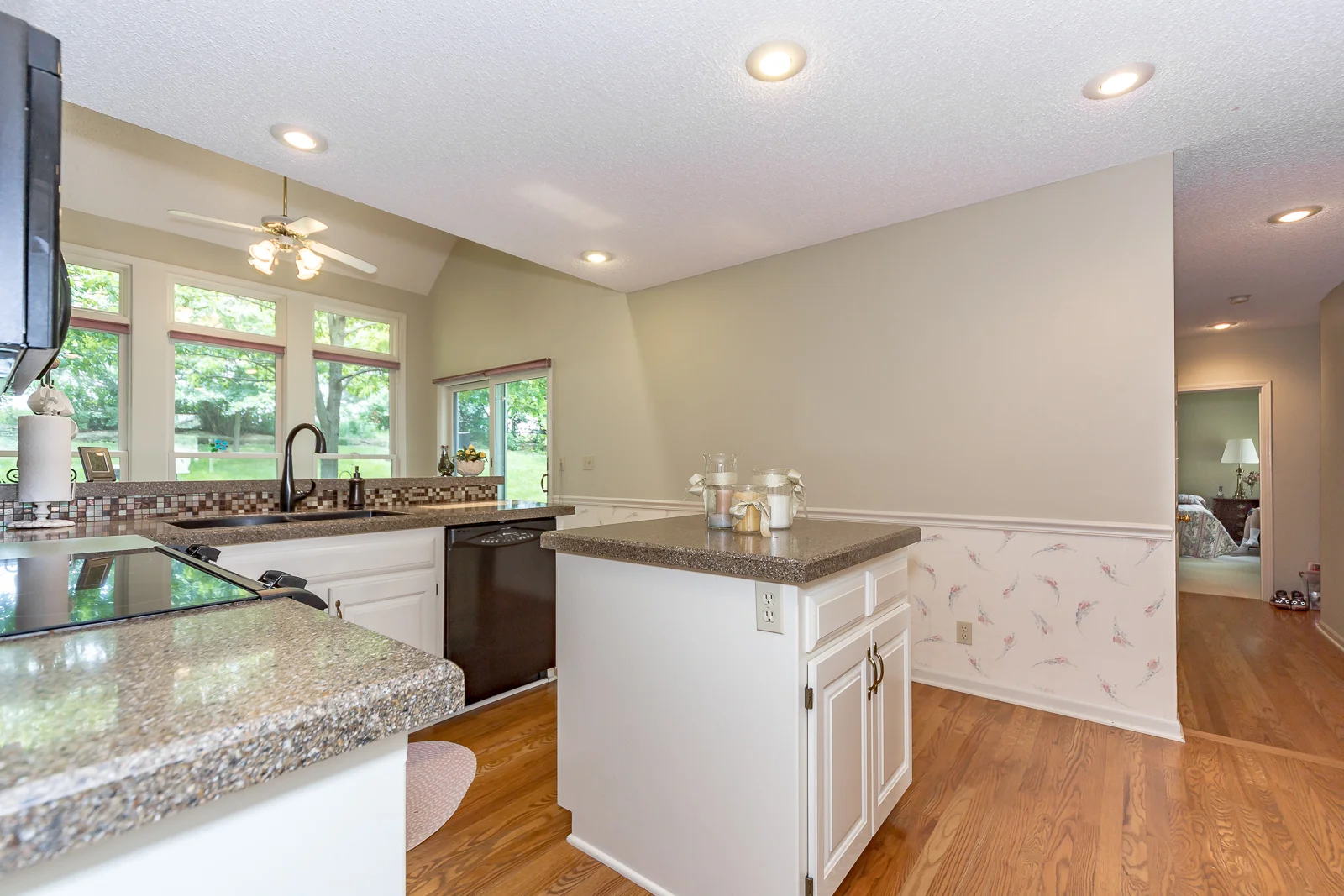 10313 W 131st St - Web-114.jpg