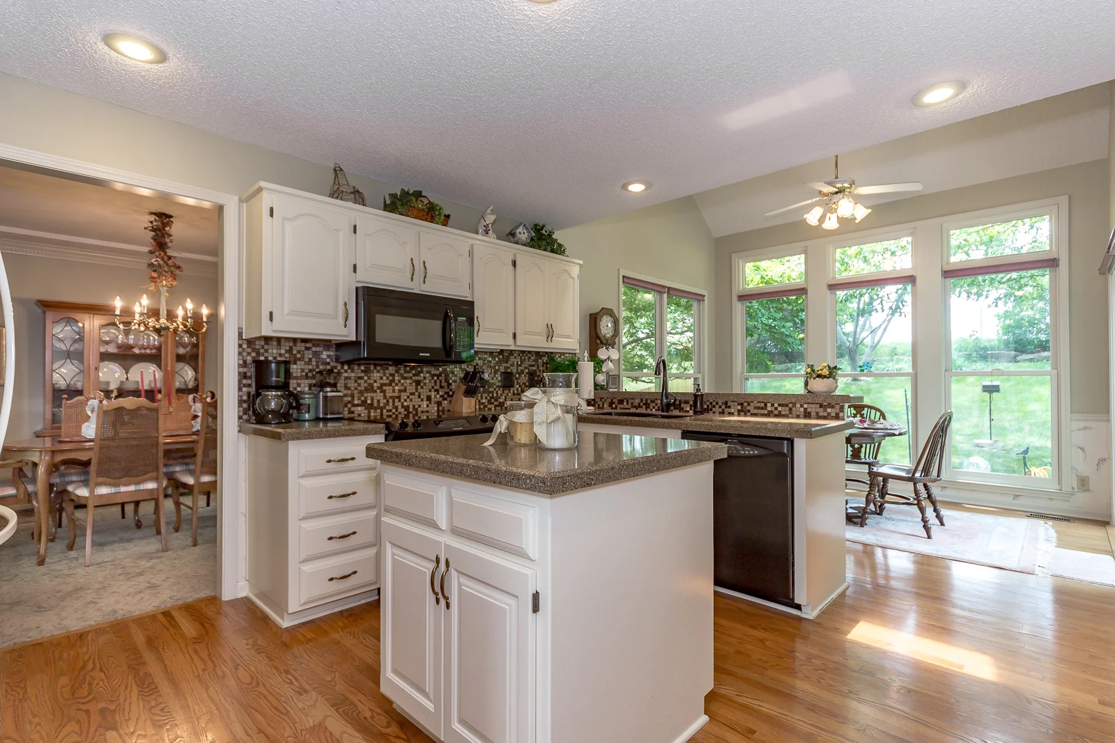 10313 W 131st St - Web-115.jpg