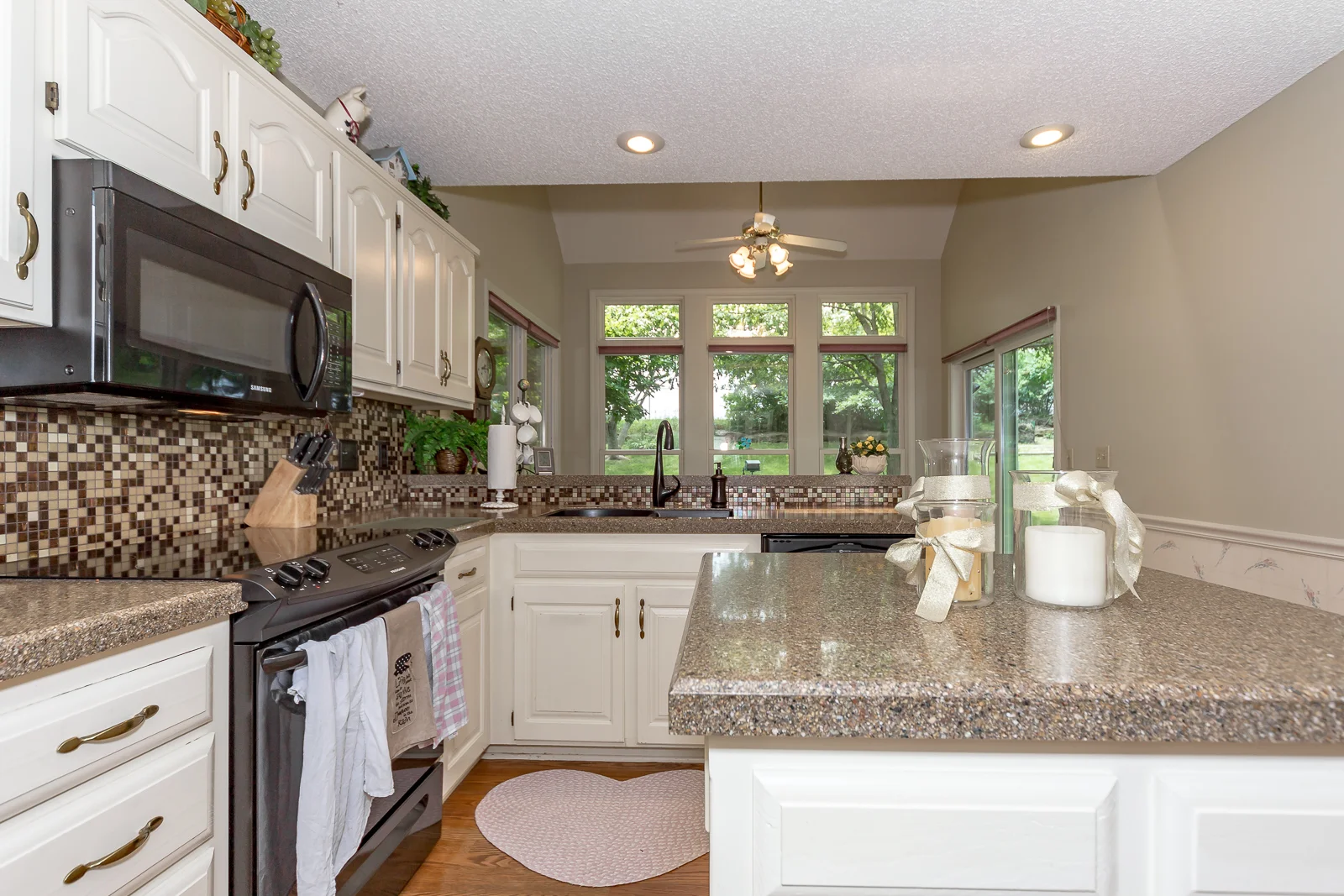 10313 W 131st St - Web-116.jpg