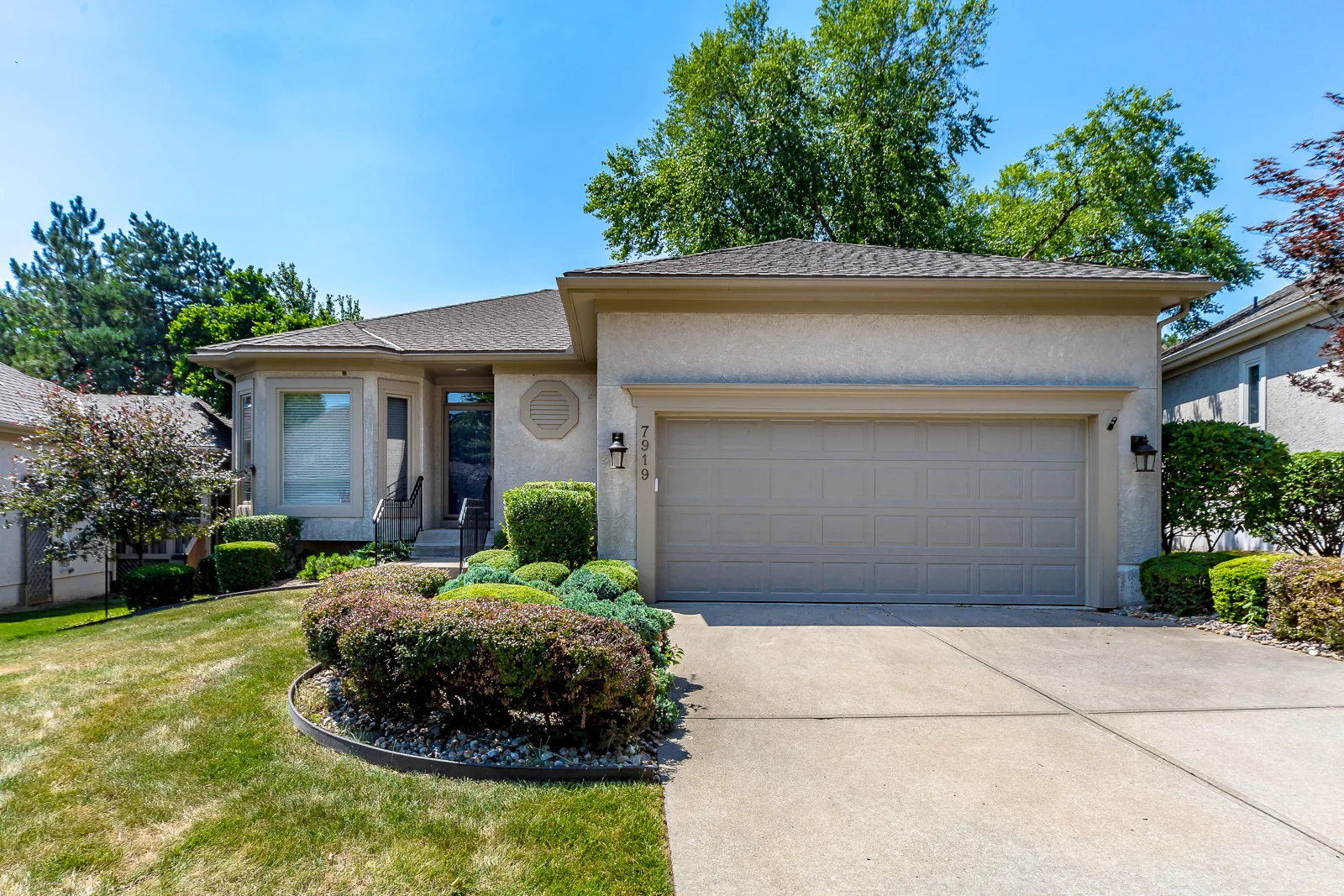 7919 W 118th Pl - Lawn and Bath Redo - Web-101.jpg