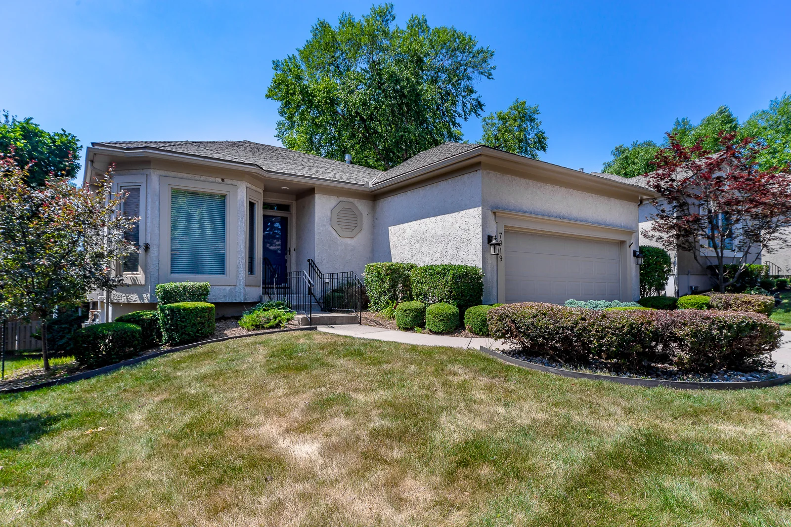 7919 W 118th Pl - Lawn and Bath Redo - Web-103.jpg