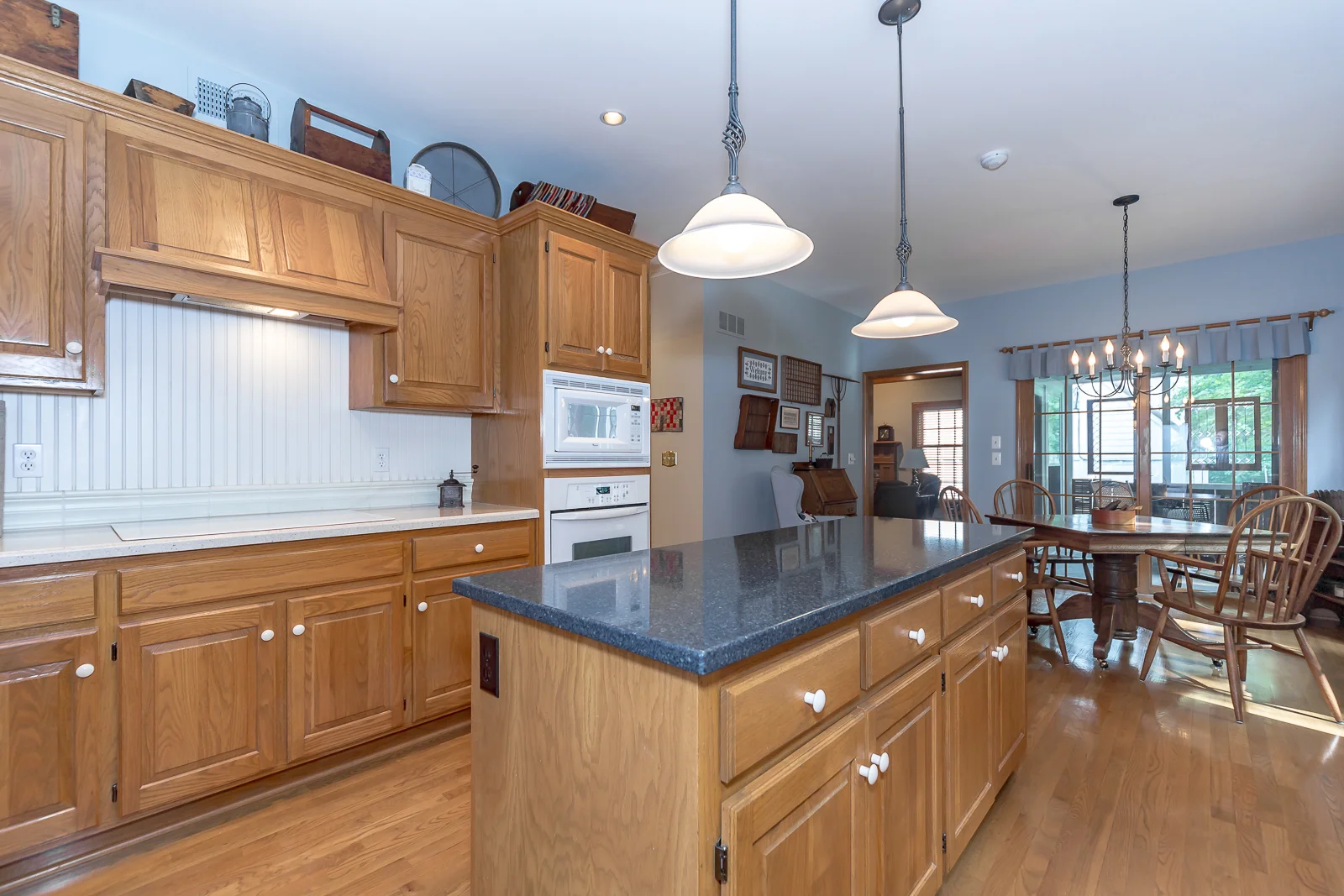 11857 Larsen St - Web-121.jpg