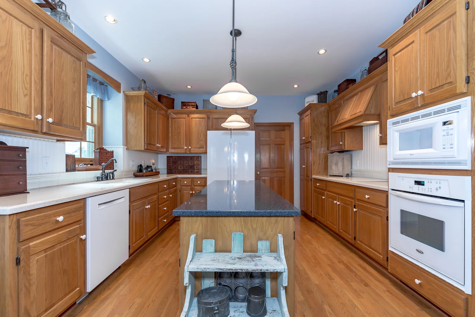 11857 Larsen St - Web-122.jpg