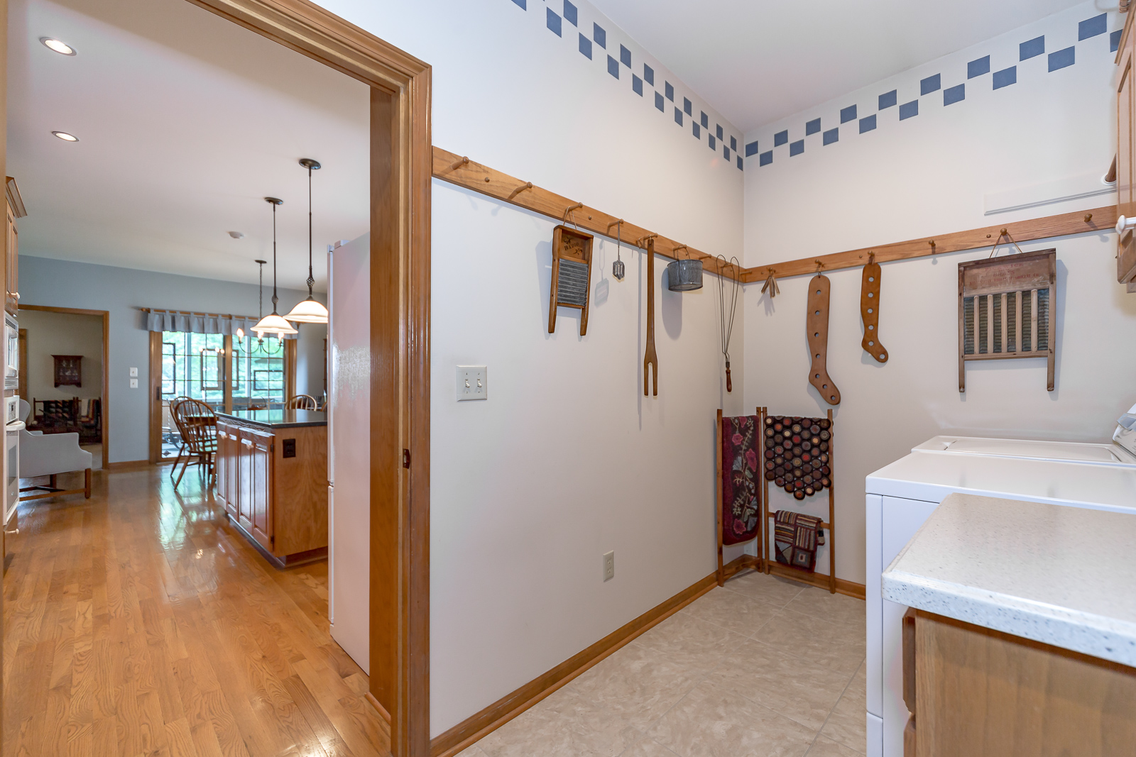 11857 Larsen St - Web-124.jpg
