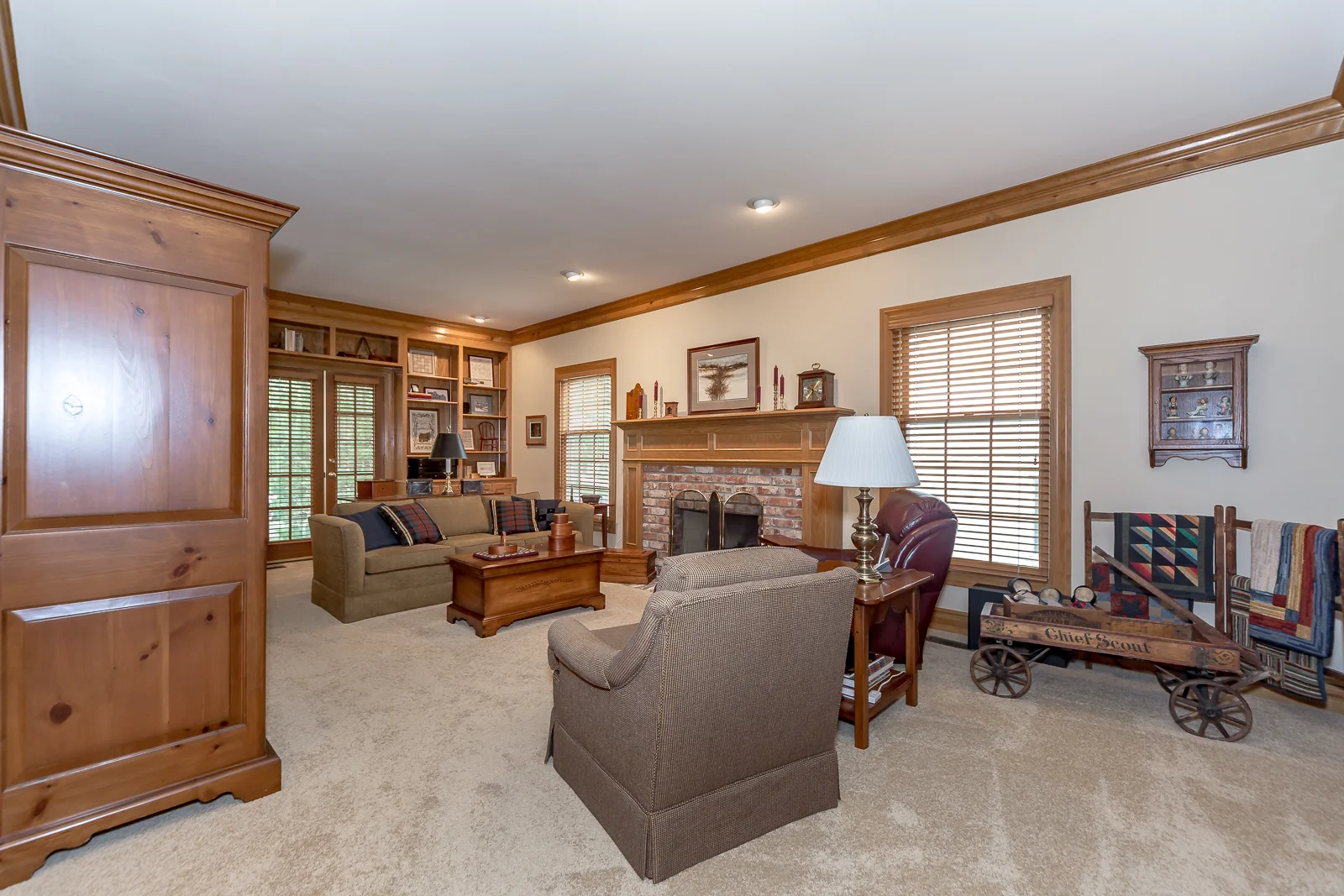 11857 Larsen St - Web-125.jpg