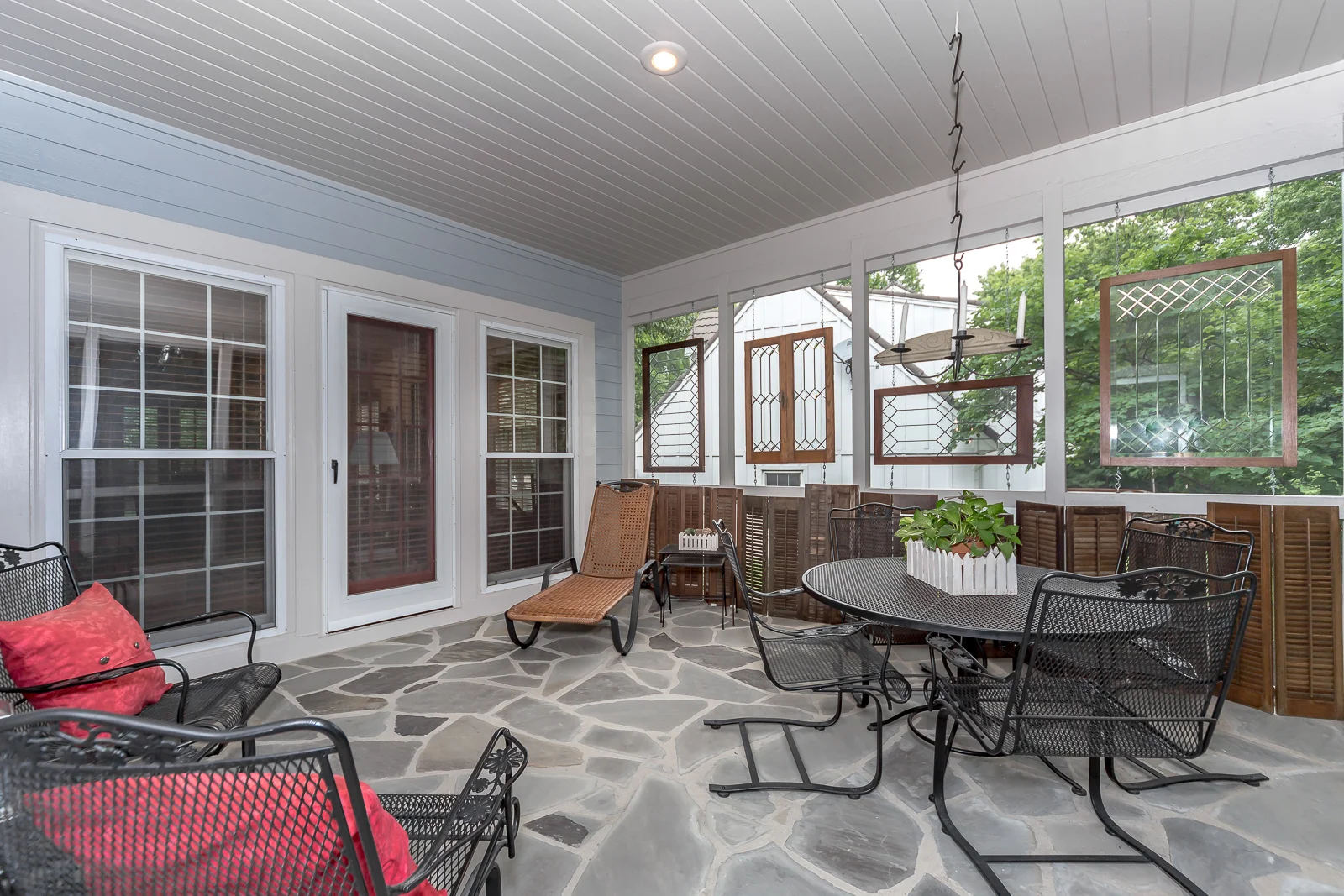 11857 Larsen St - Web-150.jpg